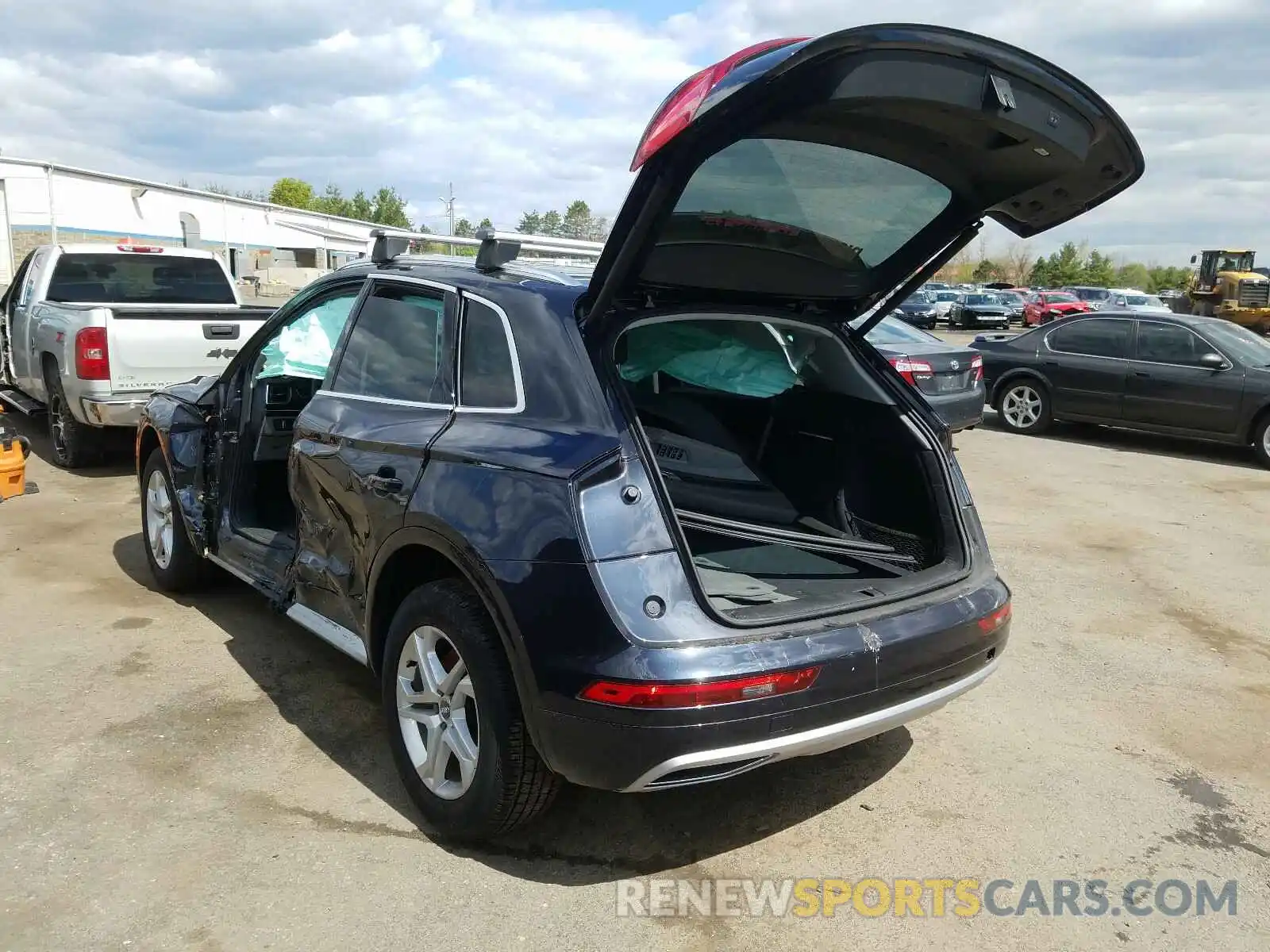 3 Фотография поврежденного автомобиля WA1ANAFY4K2065704 AUDI Q5 2019