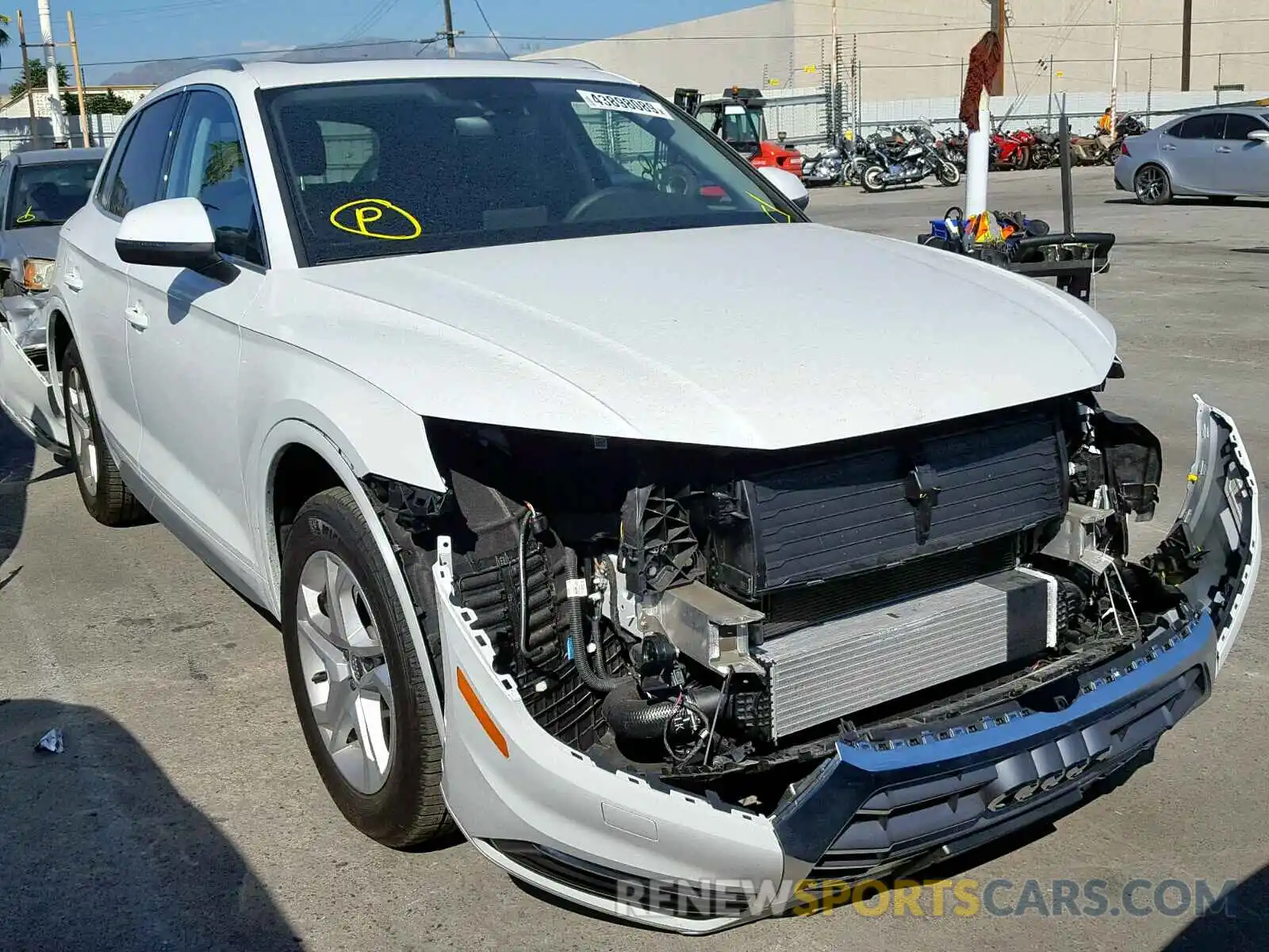 1 Photograph of a damaged car WA1ANAFY4K2095995 AUDI Q5 2019