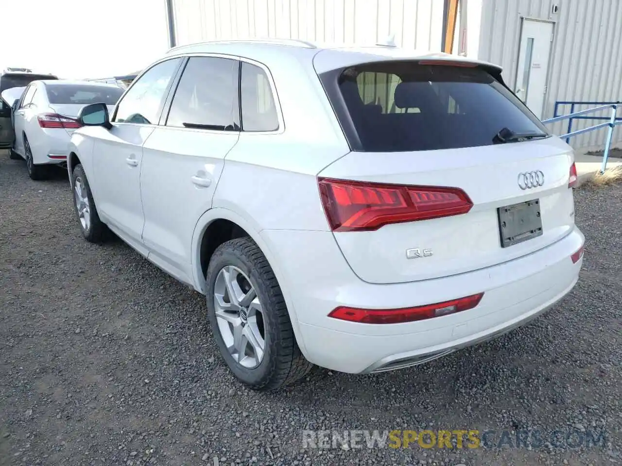 3 Фотография поврежденного автомобиля WA1ANAFY4K2113704 AUDI Q5 2019