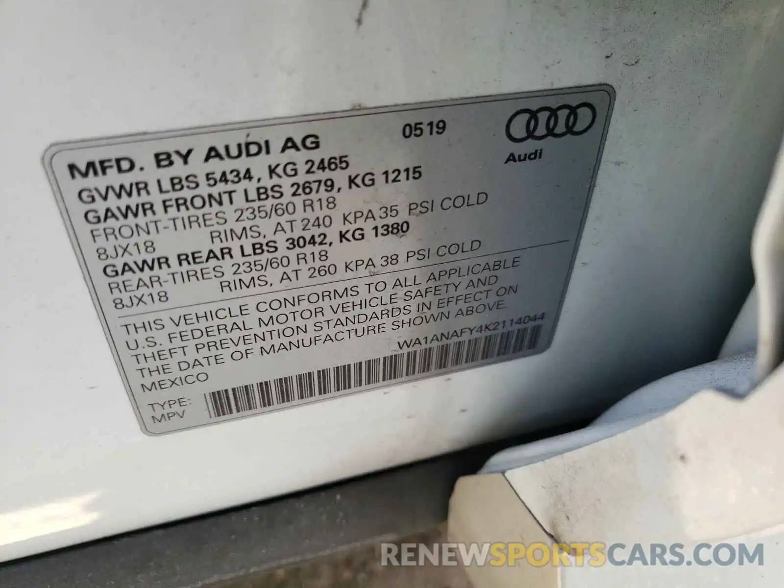 10 Photograph of a damaged car WA1ANAFY4K2114044 AUDI Q5 2019