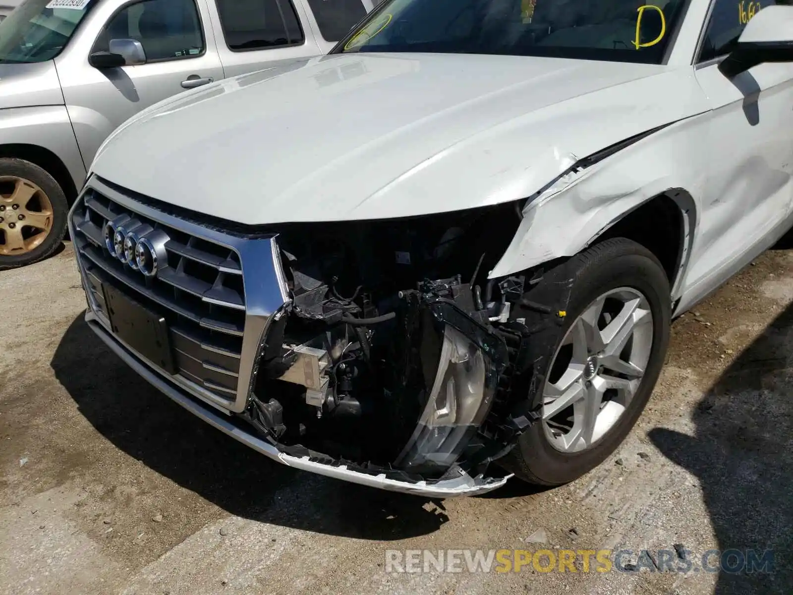 9 Photograph of a damaged car WA1ANAFY4K2114044 AUDI Q5 2019