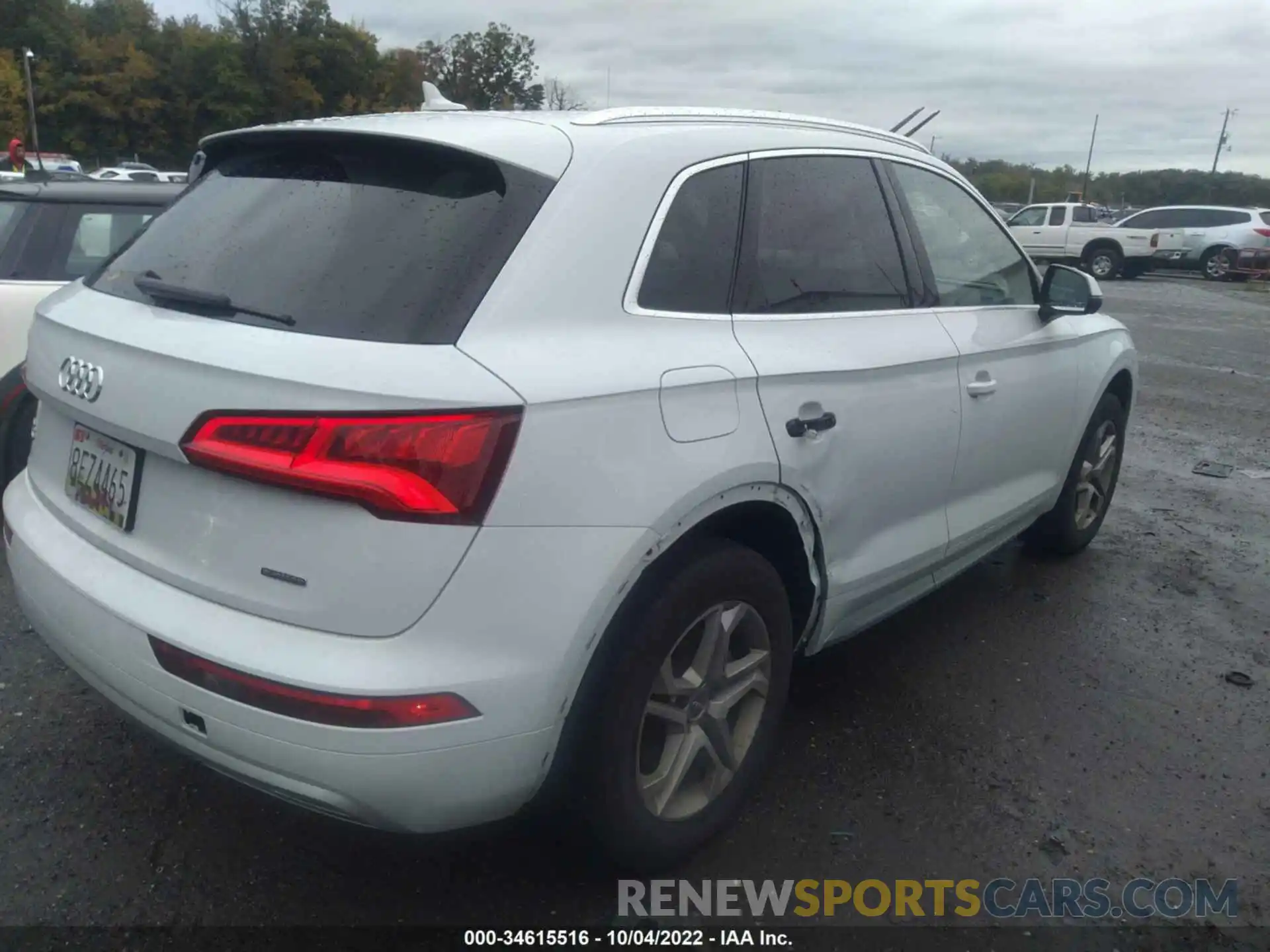 4 Photograph of a damaged car WA1ANAFY4K2117526 AUDI Q5 2019