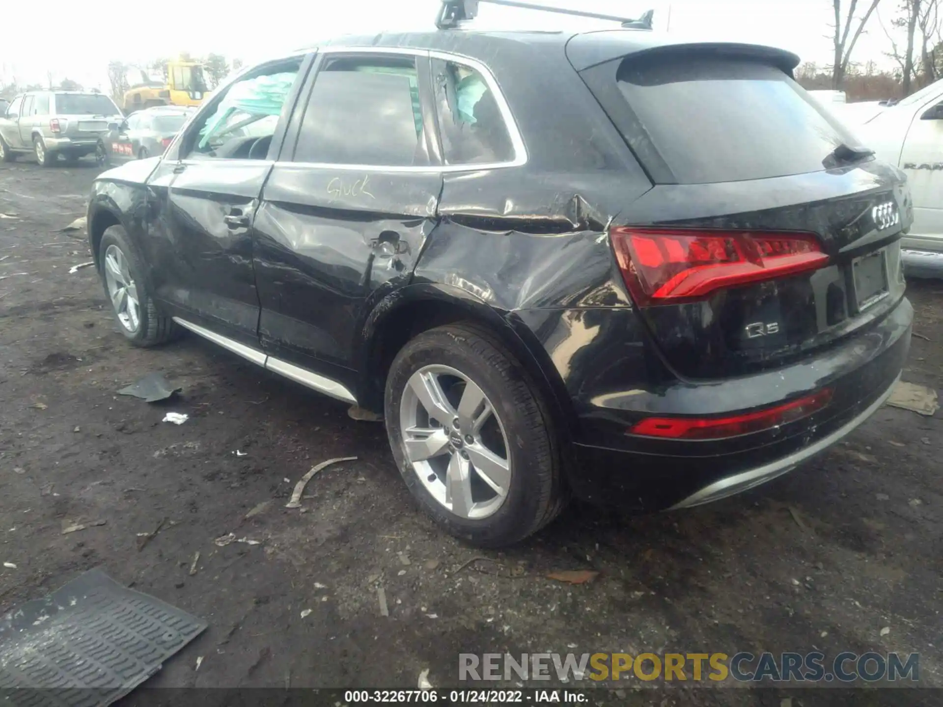 3 Photograph of a damaged car WA1ANAFY5K2022800 AUDI Q5 2019