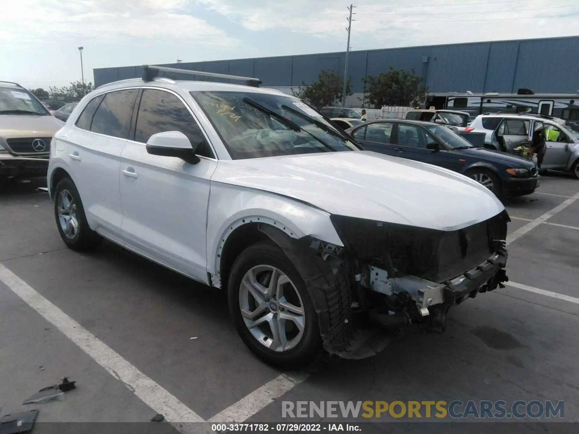 1 Photograph of a damaged car WA1ANAFY5K2073147 AUDI Q5 2019