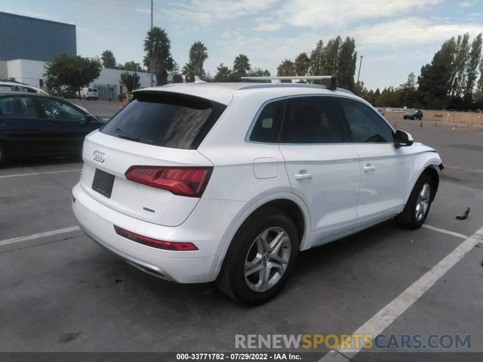 4 Photograph of a damaged car WA1ANAFY5K2073147 AUDI Q5 2019