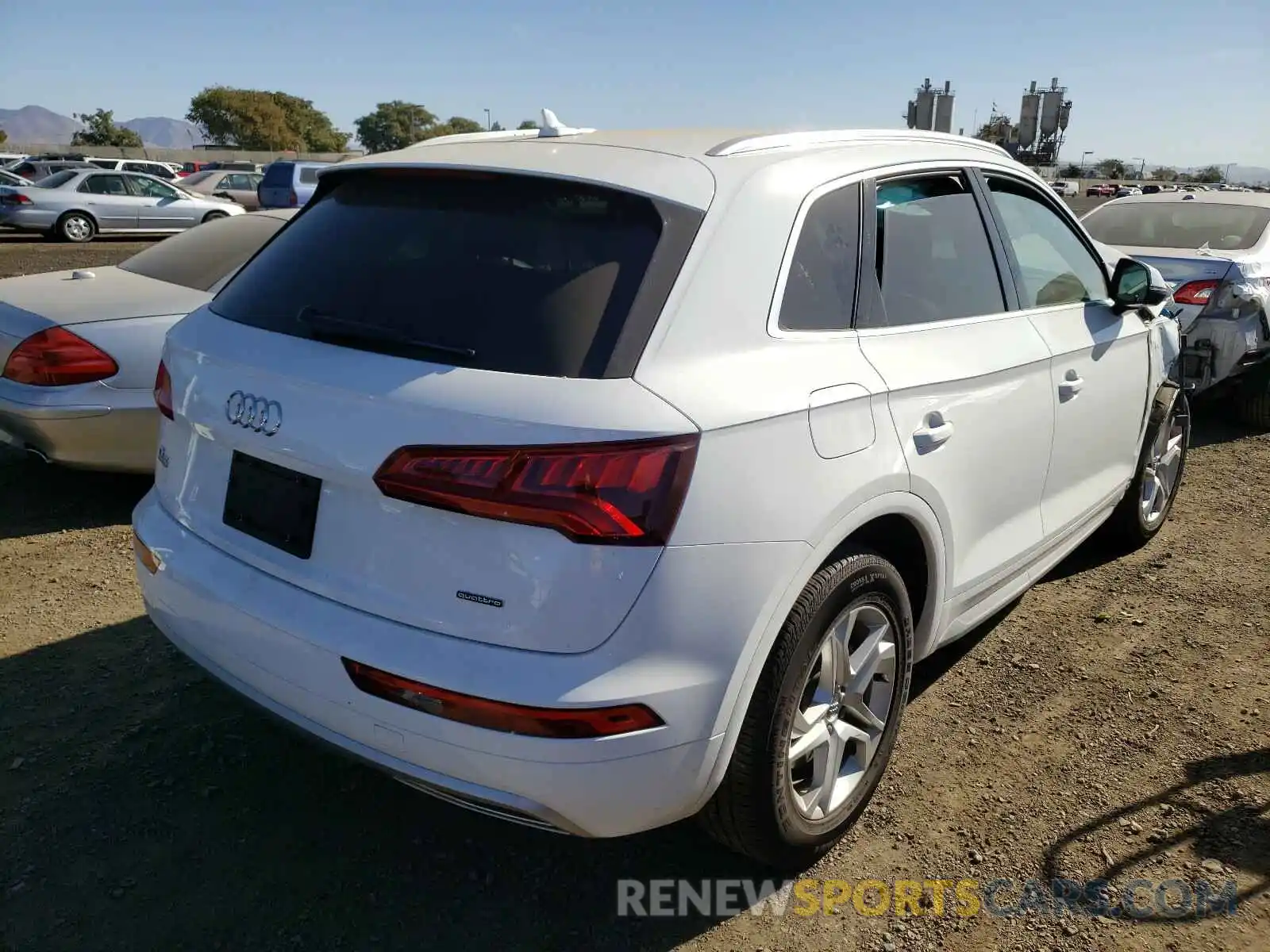 4 Фотография поврежденного автомобиля WA1ANAFY5K2075724 AUDI Q5 2019