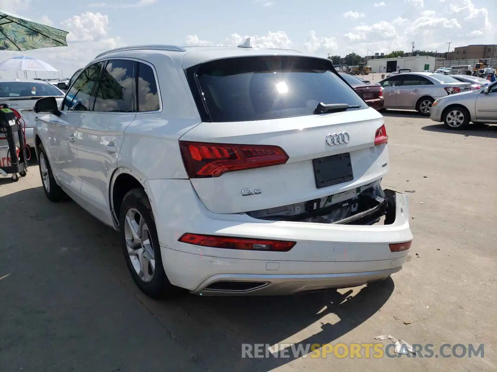 3 Фотография поврежденного автомобиля WA1ANAFY5K2078820 AUDI Q5 2019