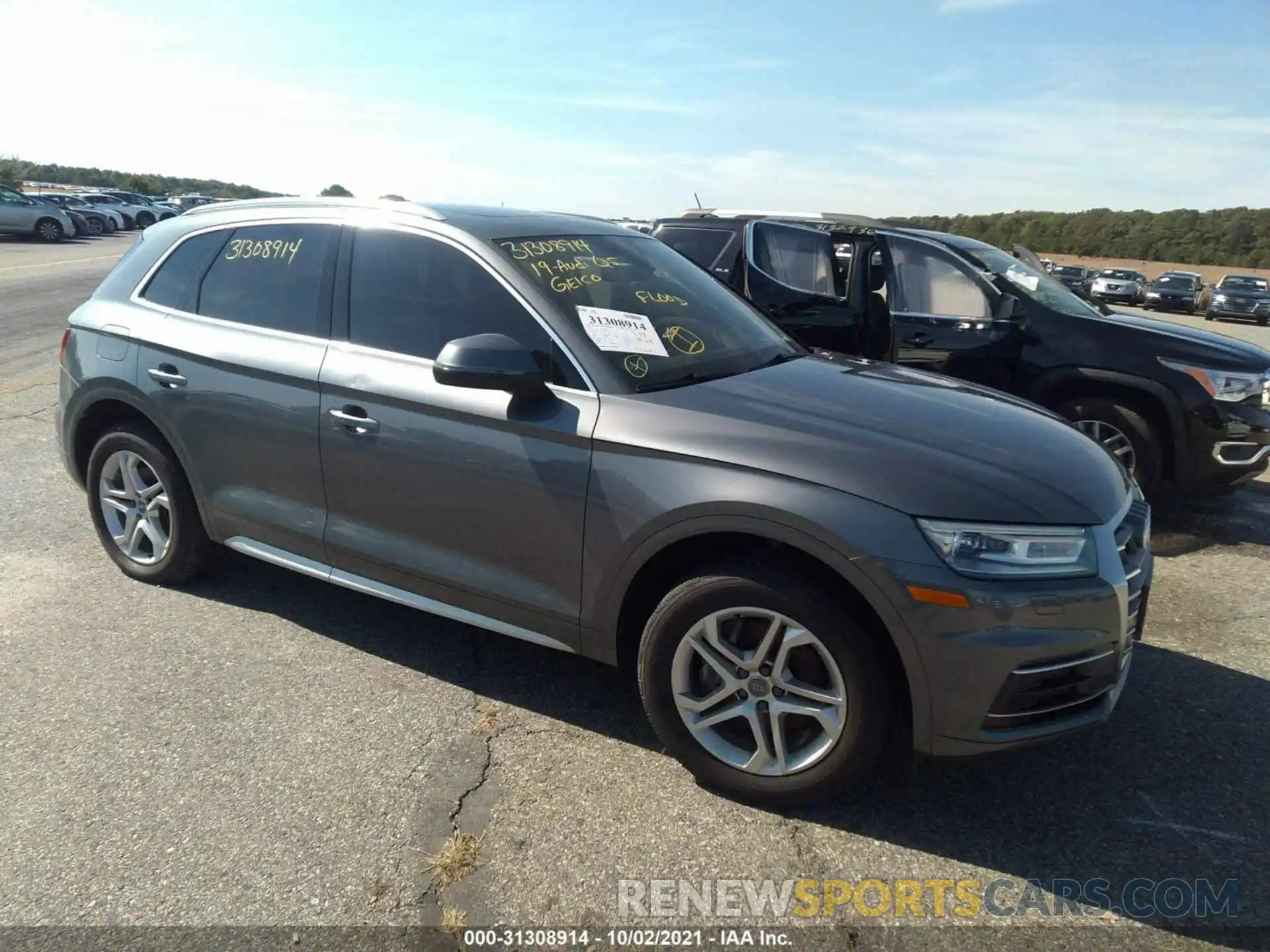 1 Photograph of a damaged car WA1ANAFY5K2092362 AUDI Q5 2019