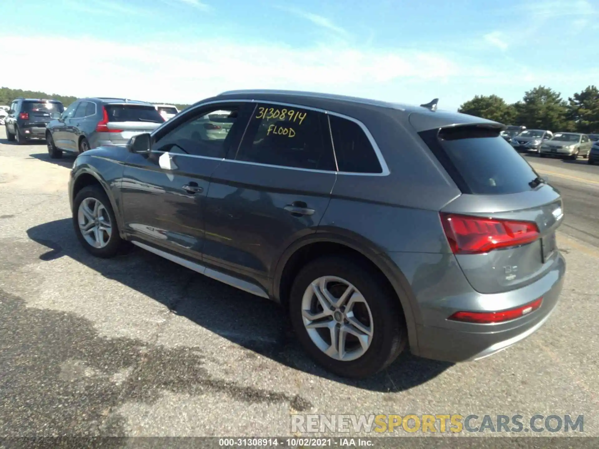 3 Фотография поврежденного автомобиля WA1ANAFY5K2092362 AUDI Q5 2019