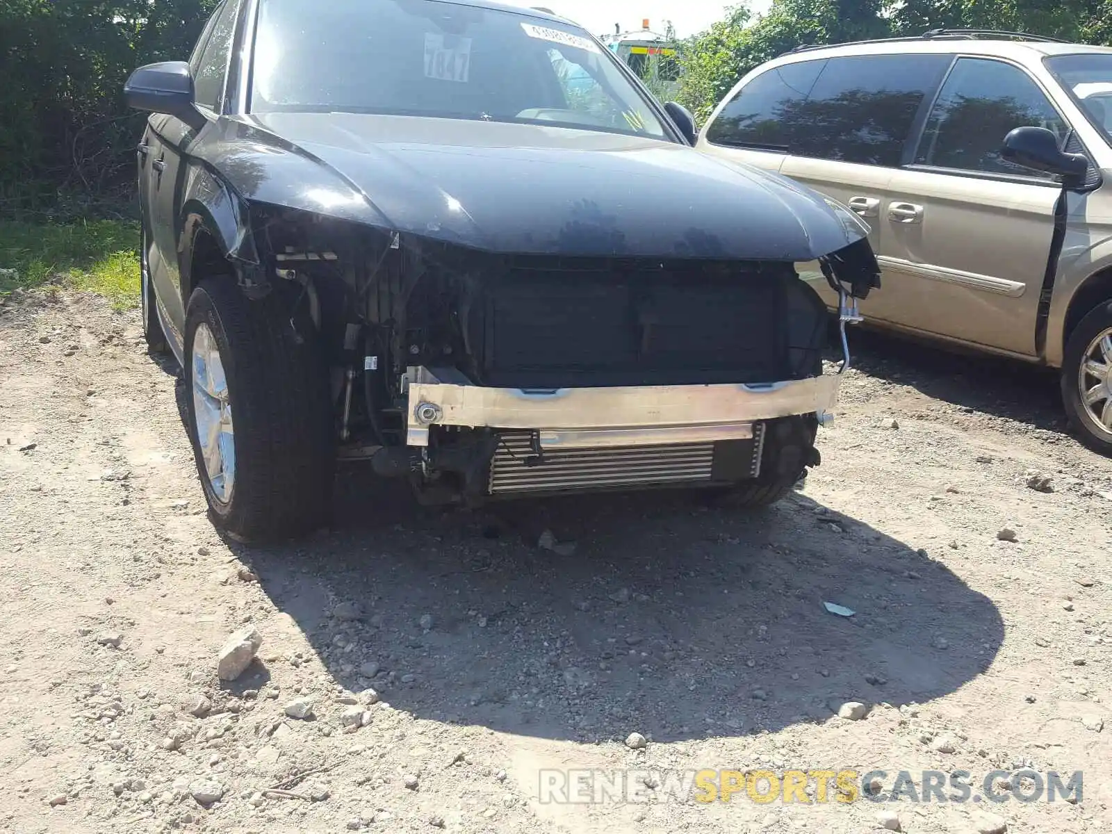 9 Photograph of a damaged car WA1ANAFY5K2121889 AUDI Q5 2019