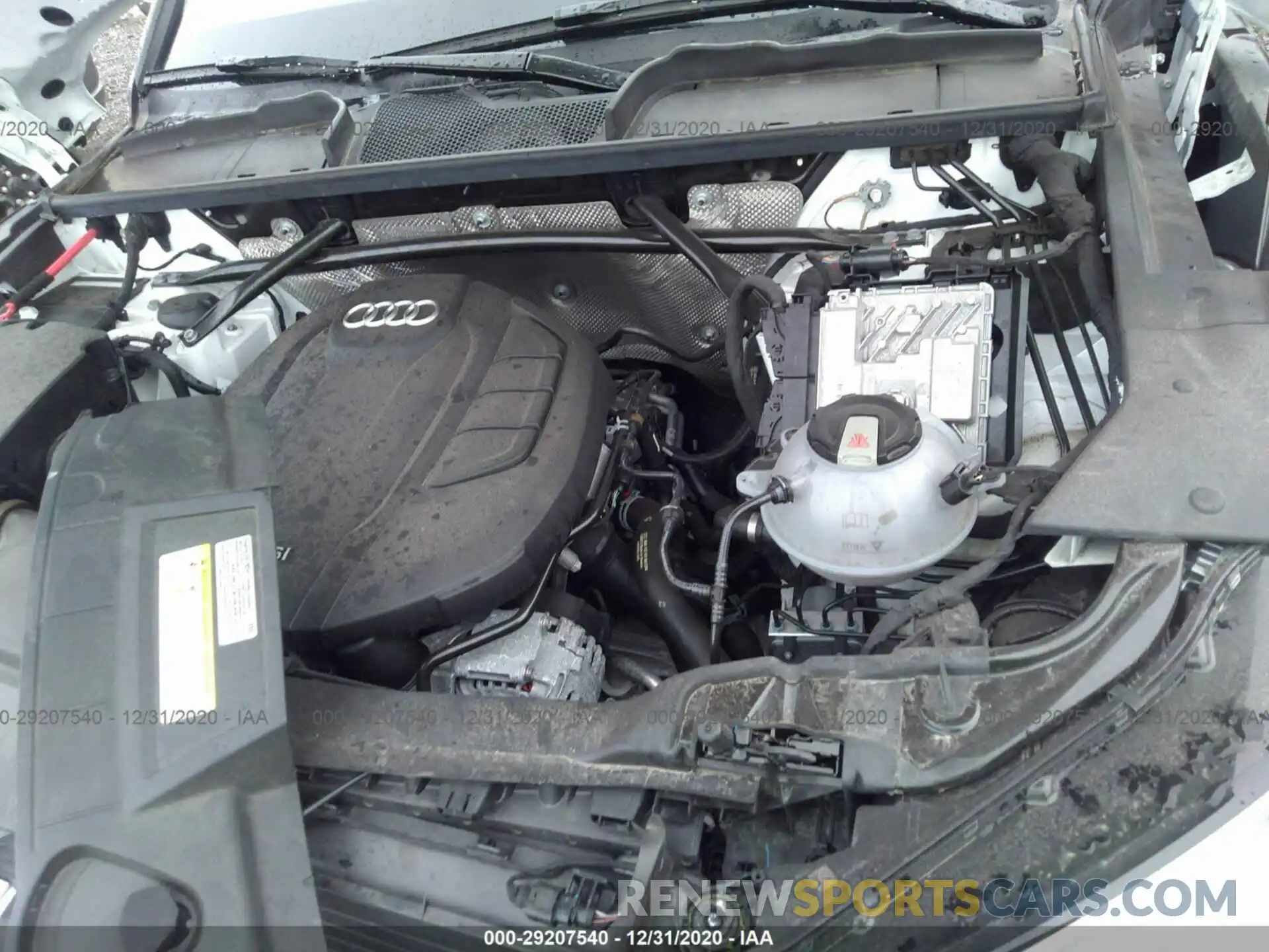 10 Photograph of a damaged car WA1ANAFY6K2140032 AUDI Q5 2019