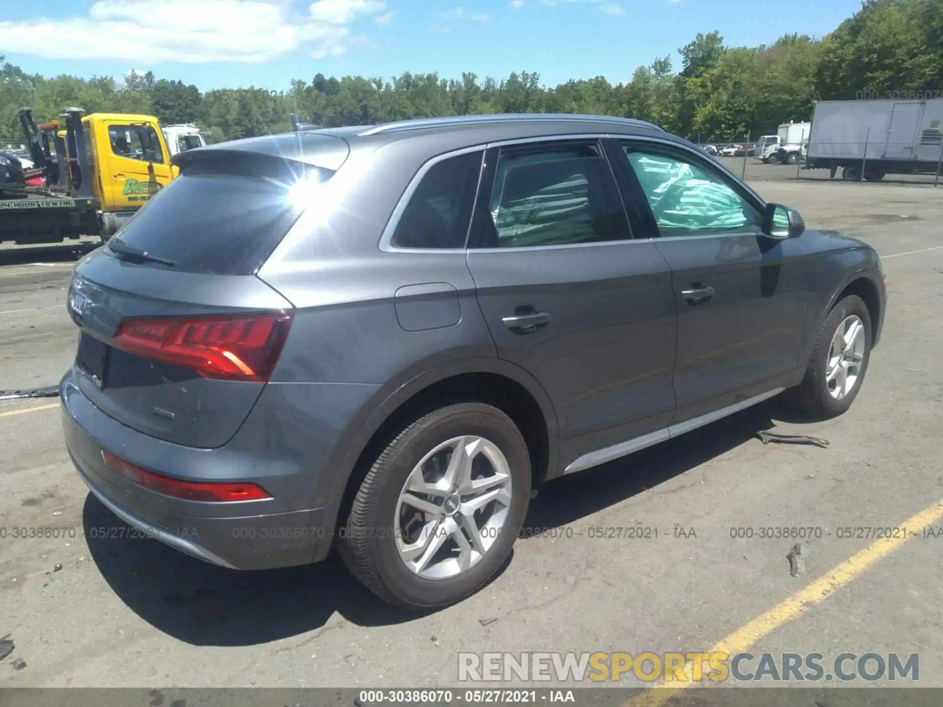 4 Фотография поврежденного автомобиля WA1ANAFY7K2055894 AUDI Q5 2019