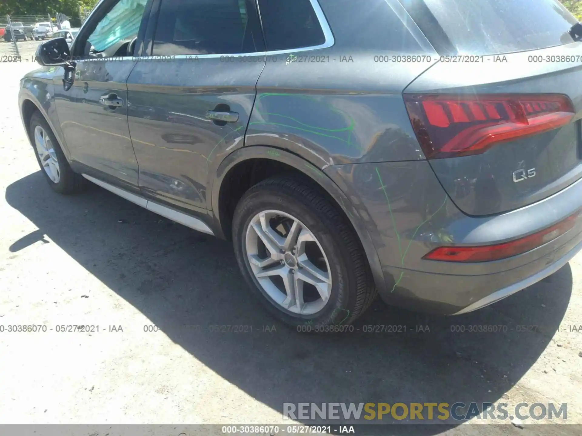 6 Фотография поврежденного автомобиля WA1ANAFY7K2055894 AUDI Q5 2019