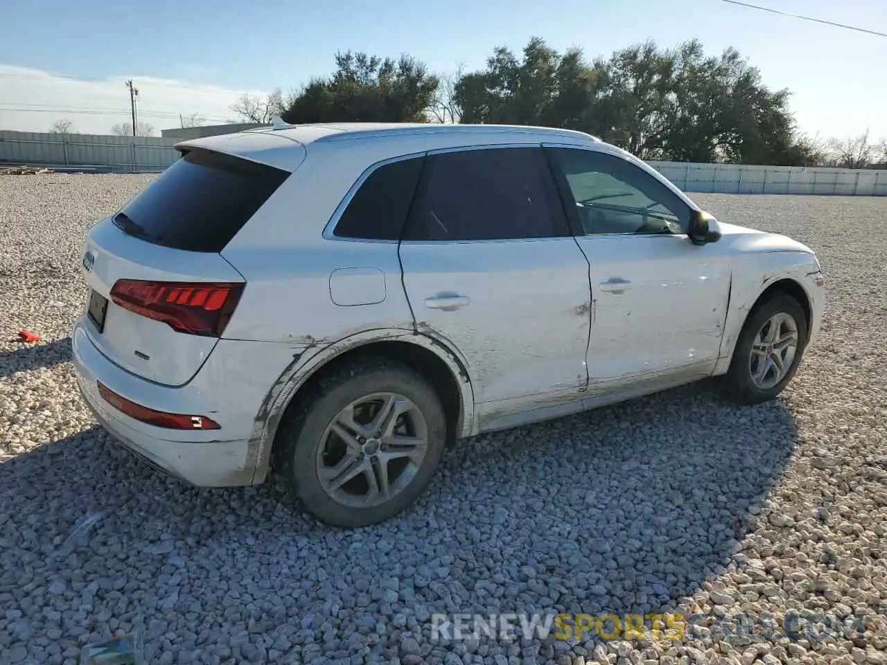 3 Фотография поврежденного автомобиля WA1ANAFY7K2067978 AUDI Q5 2019