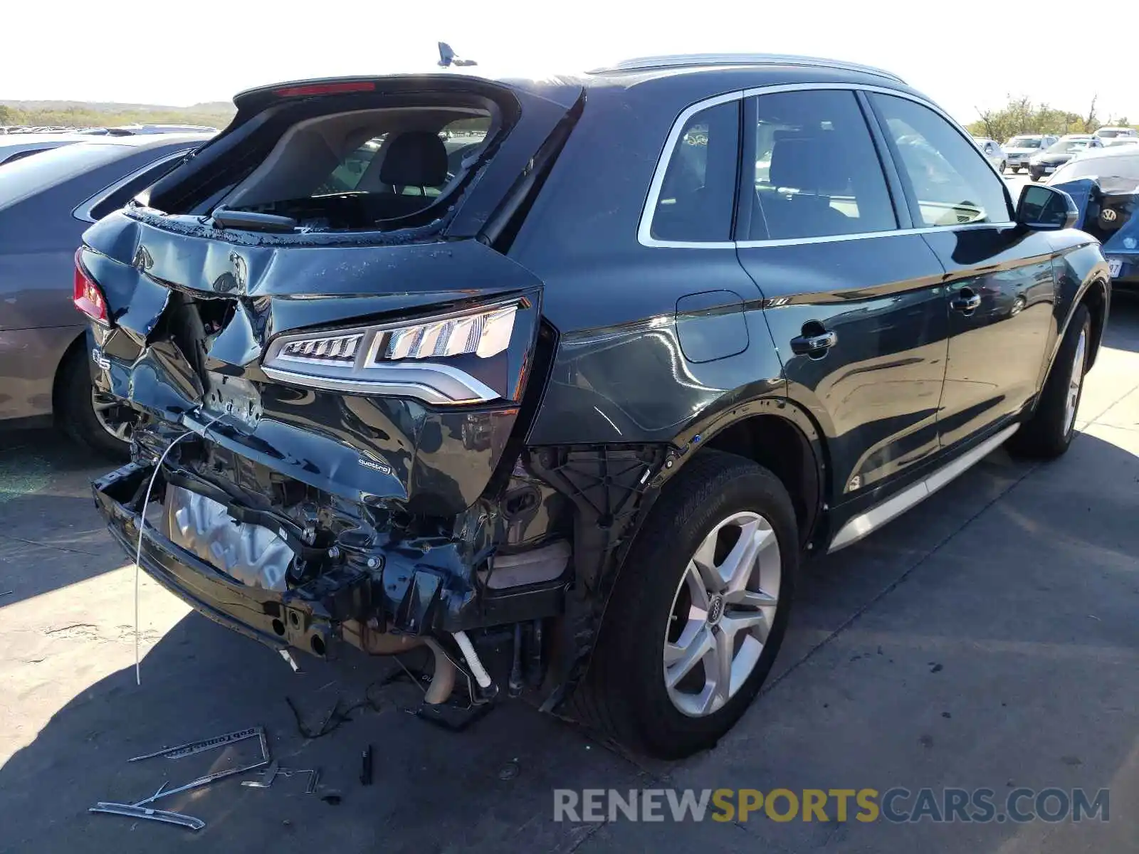 4 Photograph of a damaged car WA1ANAFY7K2070010 AUDI Q5 2019