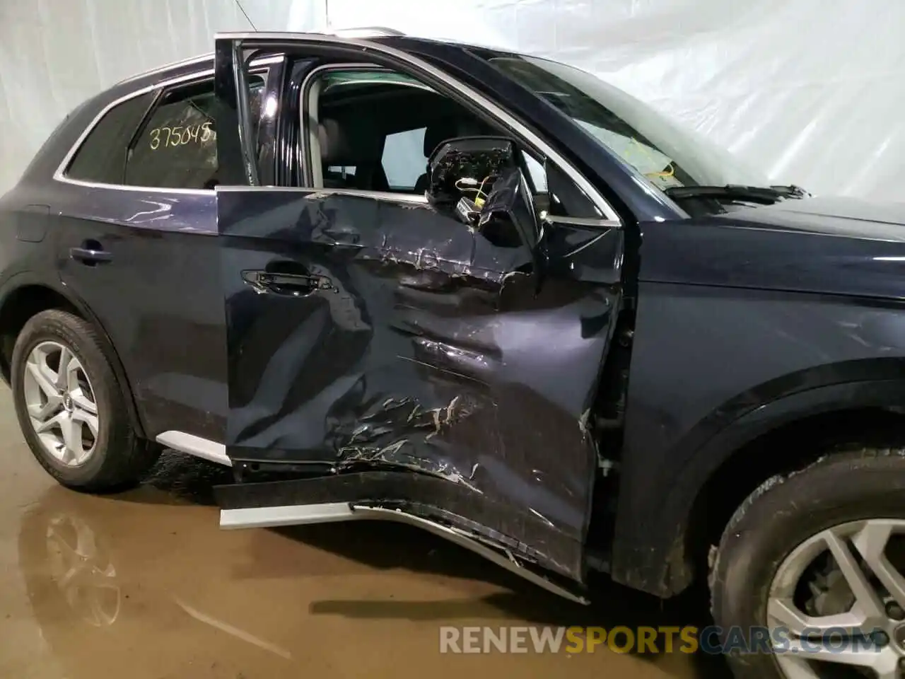 9 Photograph of a damaged car WA1ANAFY7K2070184 AUDI Q5 2019