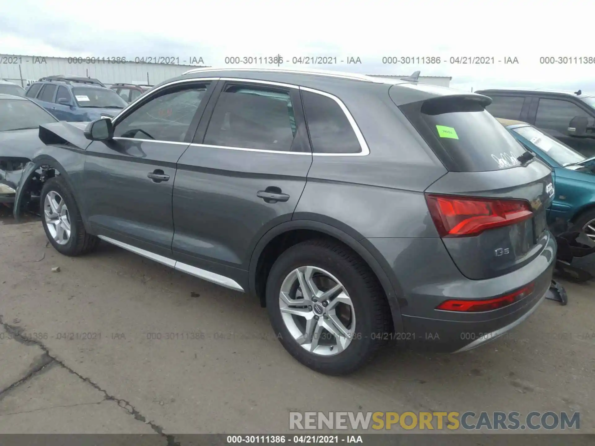 3 Фотография поврежденного автомобиля WA1ANAFY7K2075739 AUDI Q5 2019