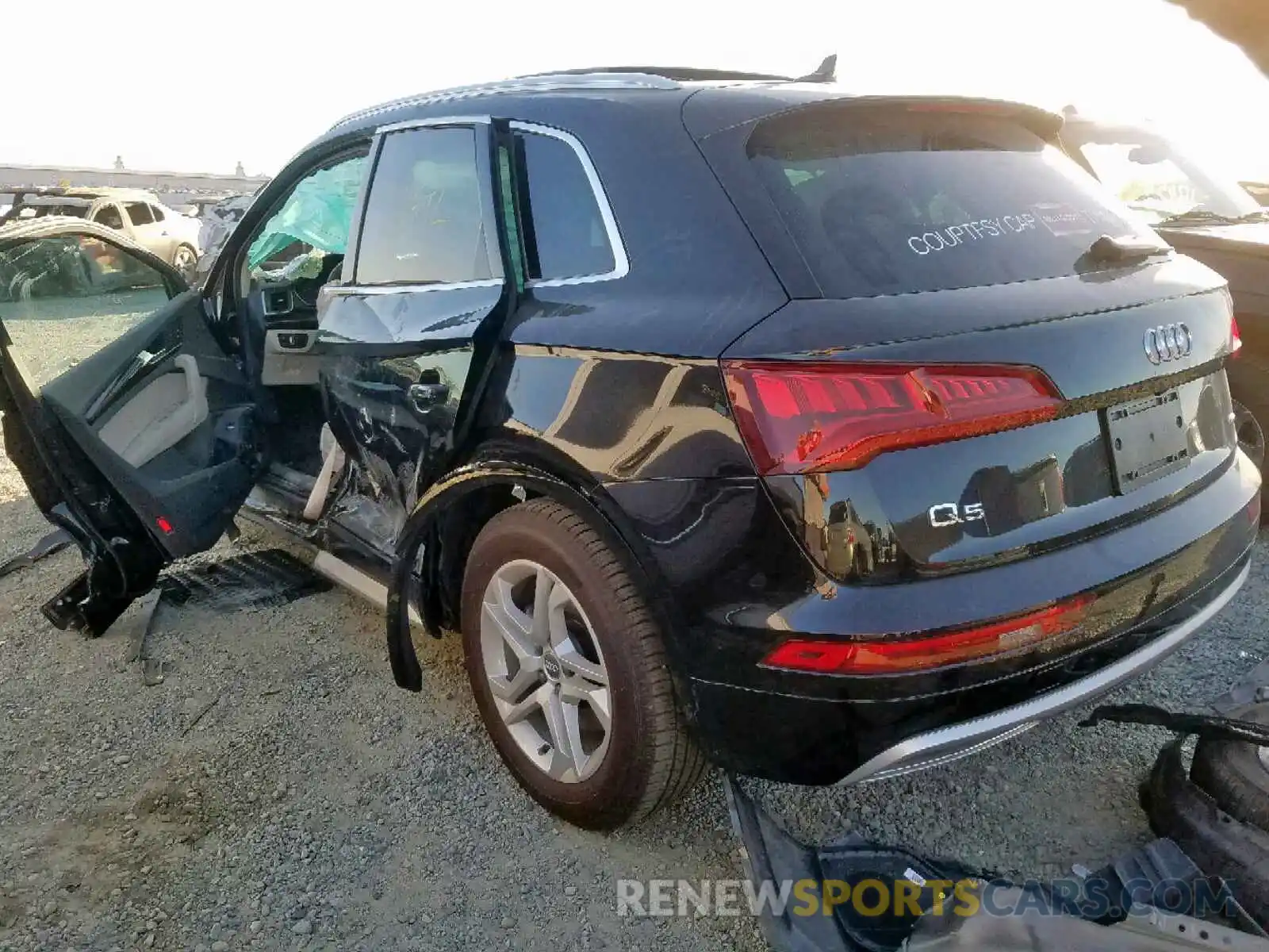 3 Фотография поврежденного автомобиля WA1ANAFY7K2091651 AUDI Q5 2019