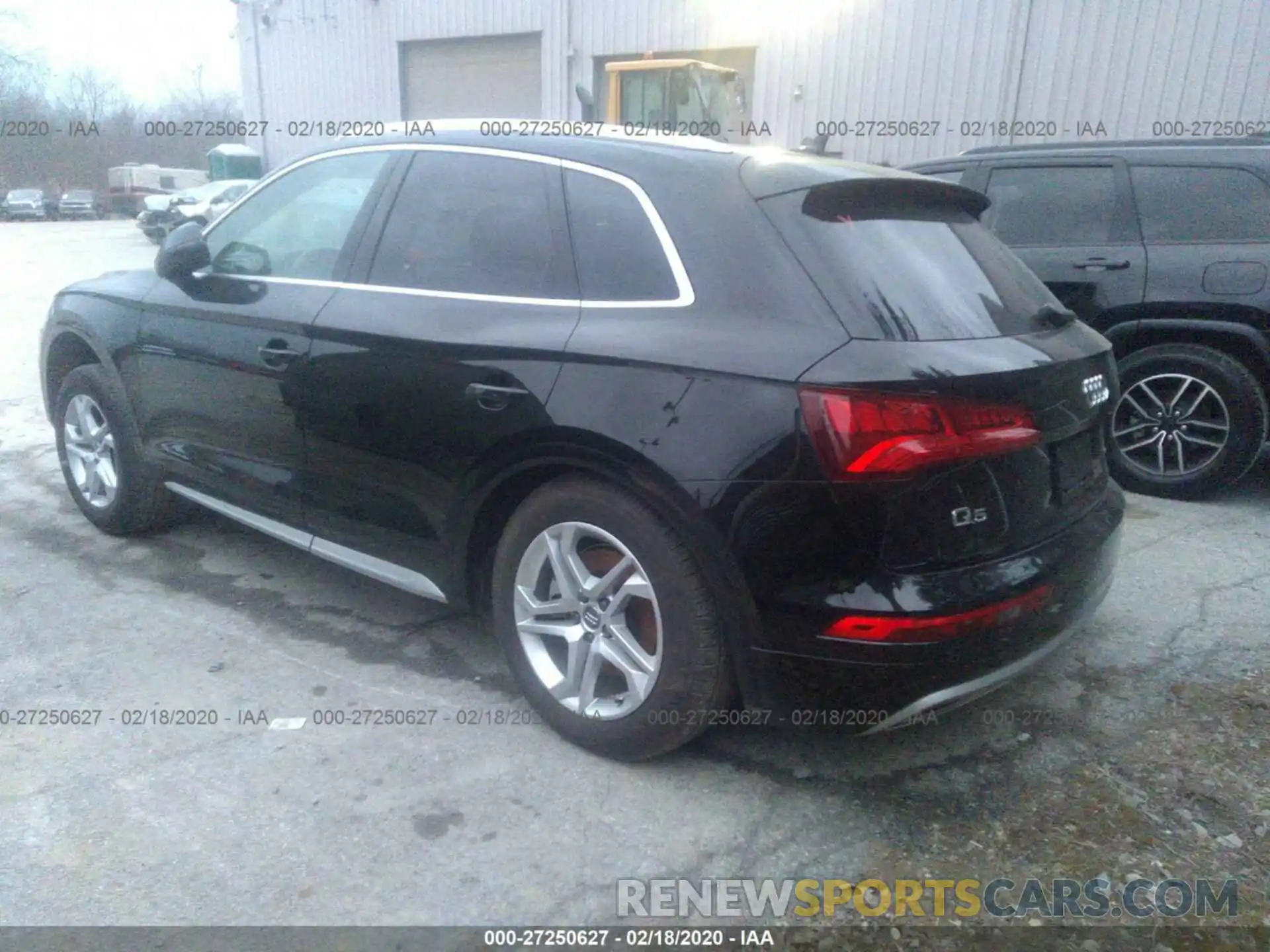 3 Фотография поврежденного автомобиля WA1ANAFY7K2115169 AUDI Q5 2019