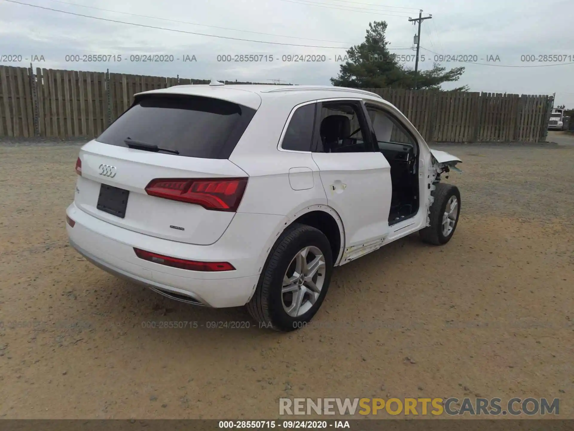 4 Photograph of a damaged car WA1ANAFY7K2115544 AUDI Q5 2019