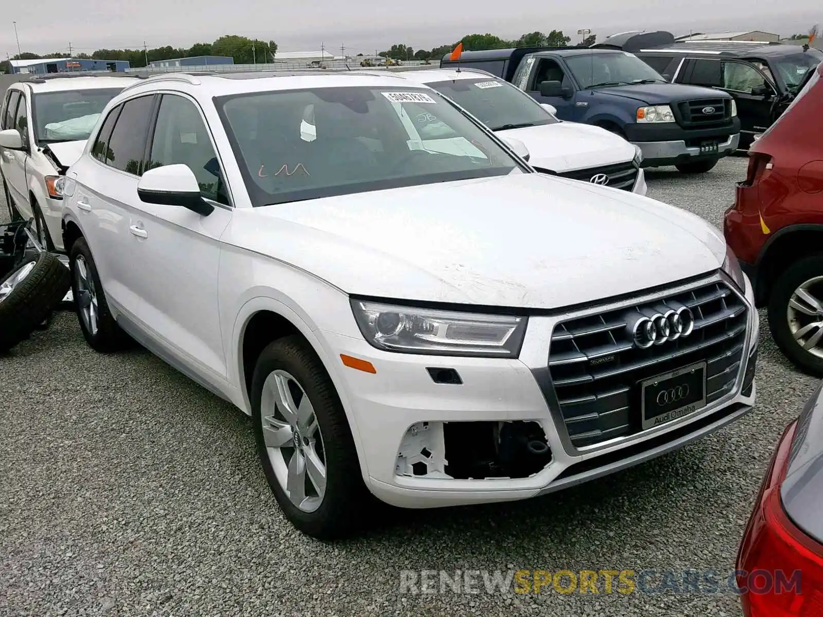 1 Photograph of a damaged car WA1ANAFY7K2116676 AUDI Q5 2019