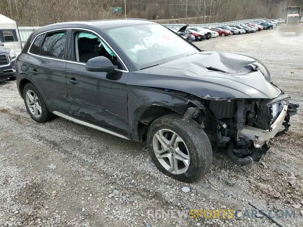 4 Photograph of a damaged car WA1ANAFY7K2124664 AUDI Q5 2019