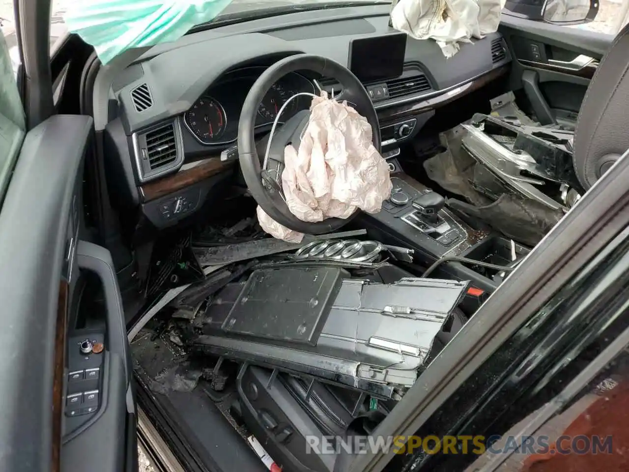 8 Photograph of a damaged car WA1ANAFY7K2124664 AUDI Q5 2019