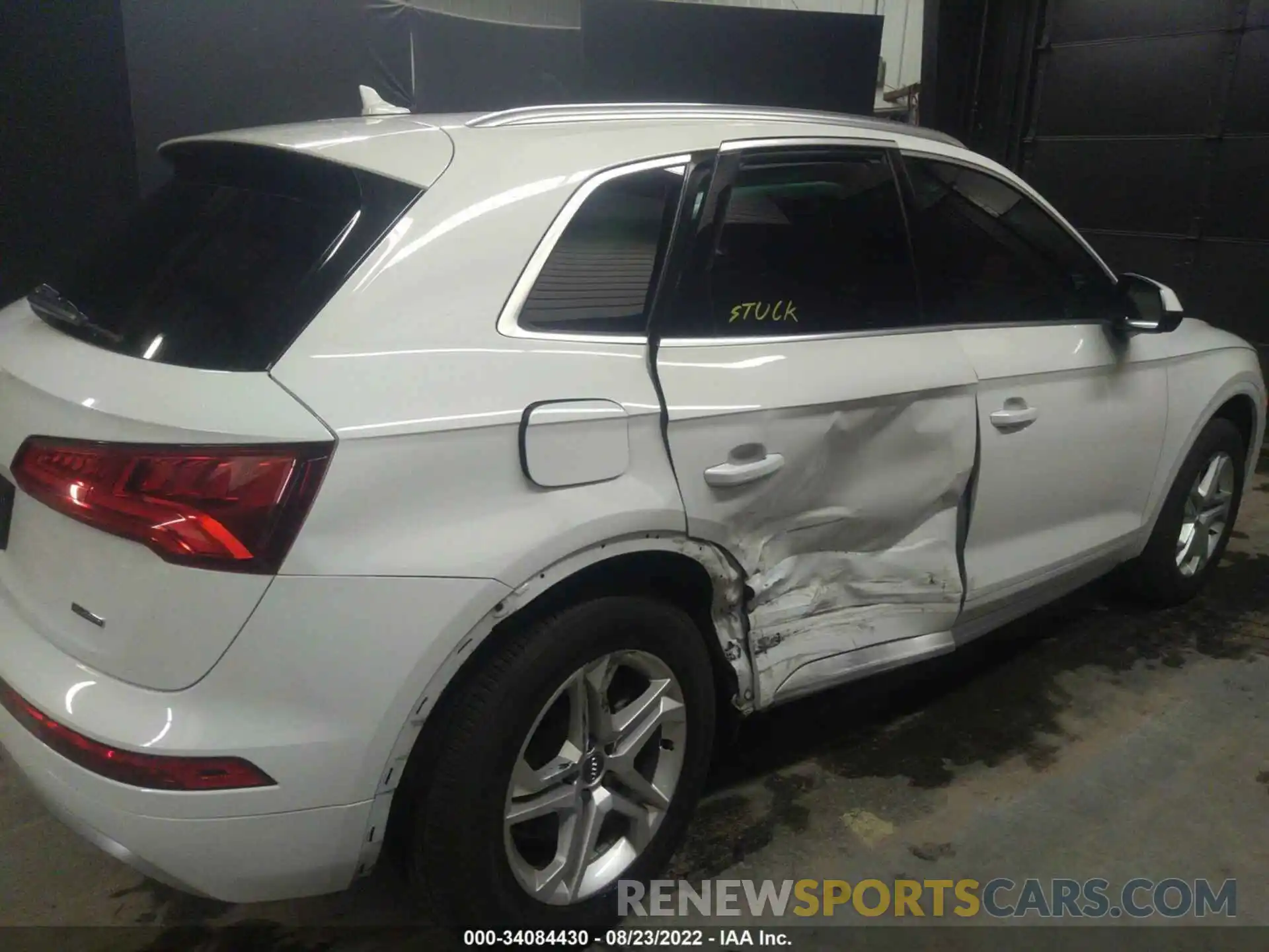 6 Photograph of a damaged car WA1ANAFY8K2022323 AUDI Q5 2019