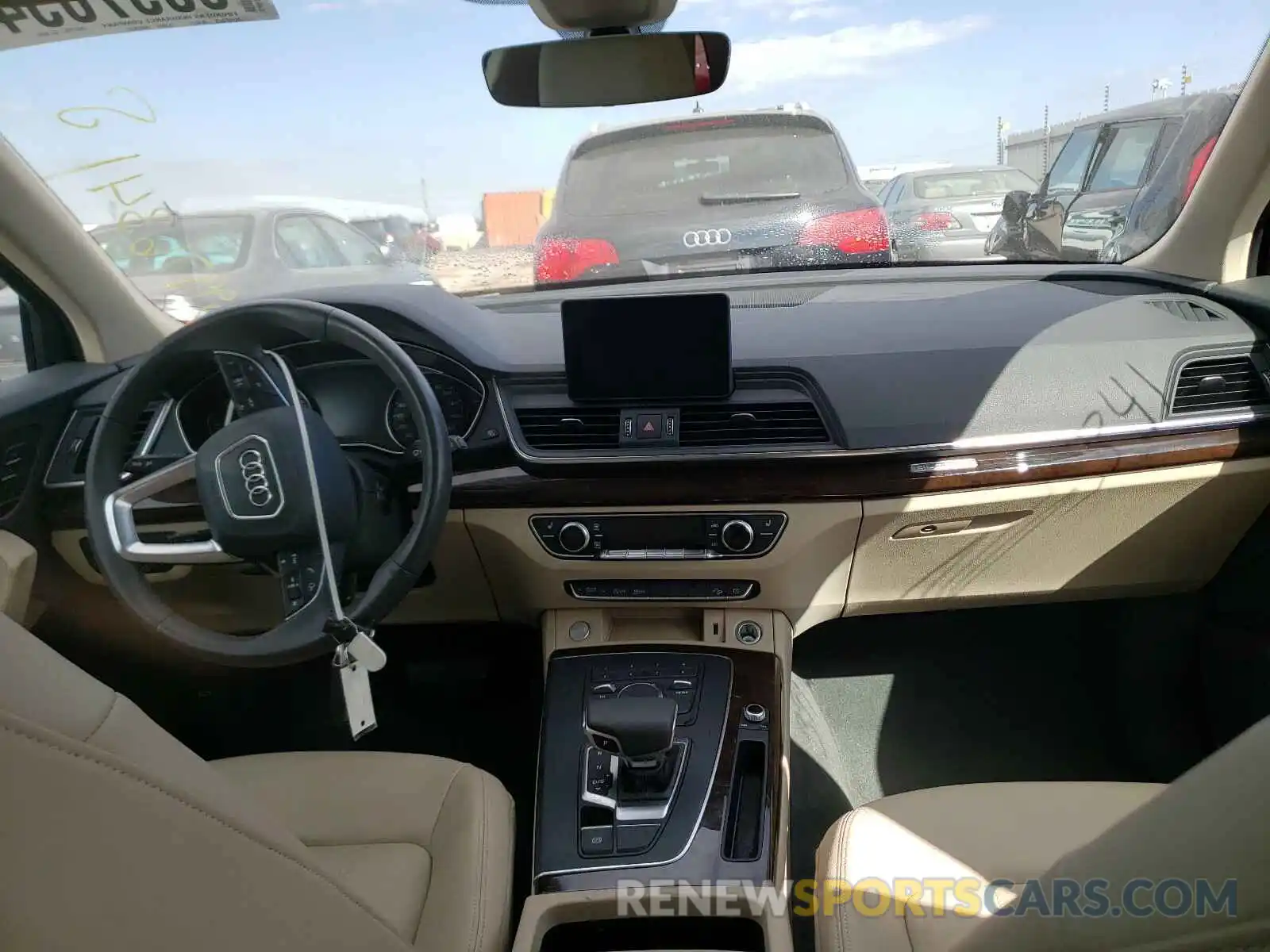 9 Photograph of a damaged car WA1ANAFY8K2047402 AUDI Q5 2019