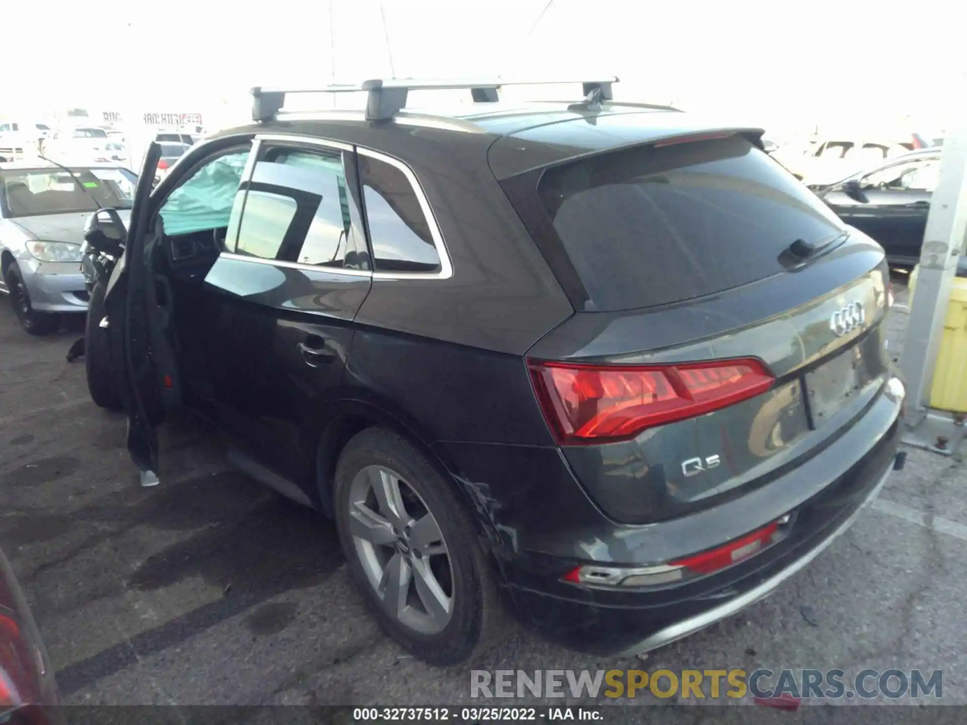 3 Фотография поврежденного автомобиля WA1ANAFY8K2059825 AUDI Q5 2019