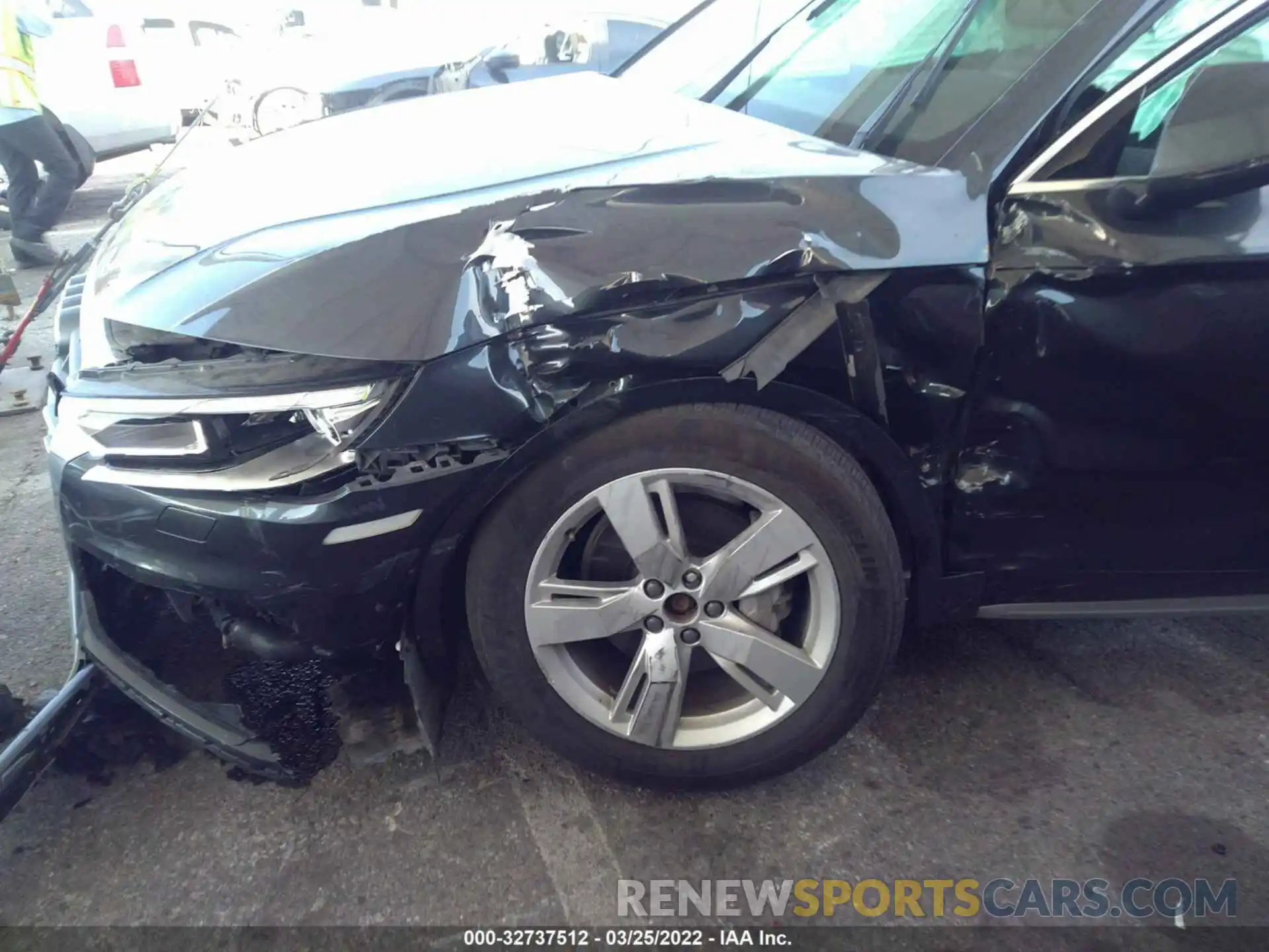 6 Photograph of a damaged car WA1ANAFY8K2059825 AUDI Q5 2019