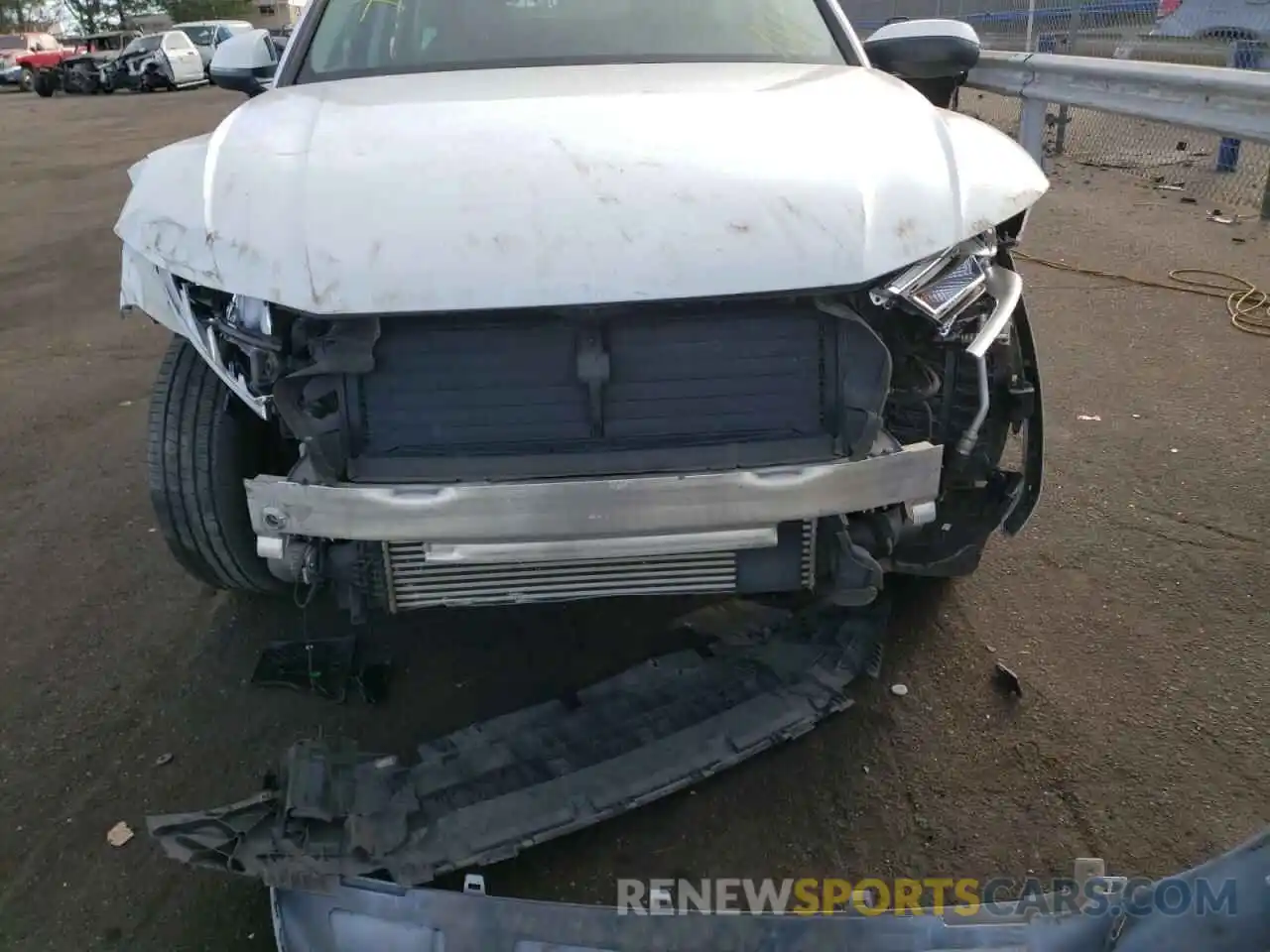 9 Photograph of a damaged car WA1ANAFY8K2060618 AUDI Q5 2019