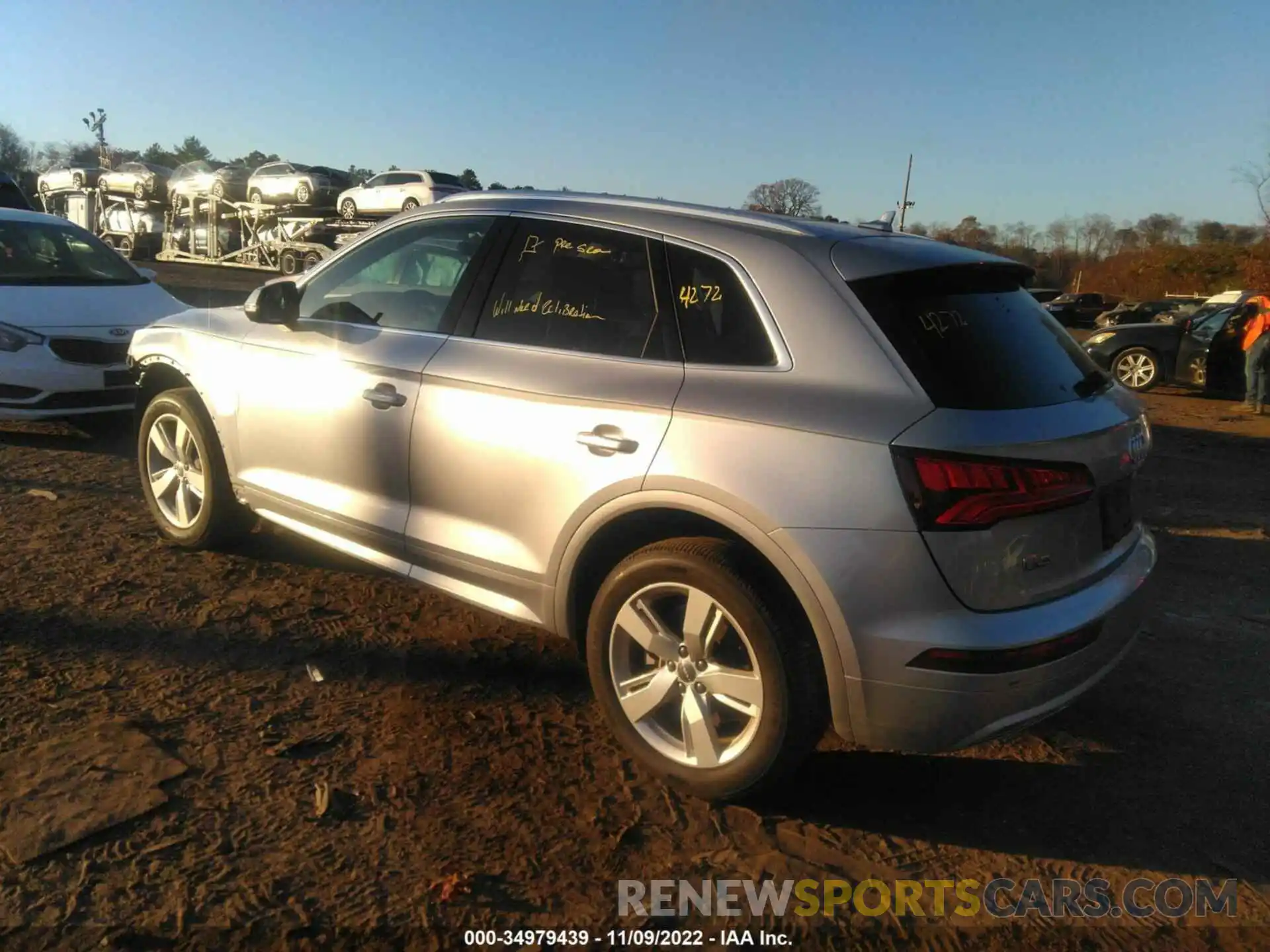 3 Фотография поврежденного автомобиля WA1ANAFY8K2072008 AUDI Q5 2019