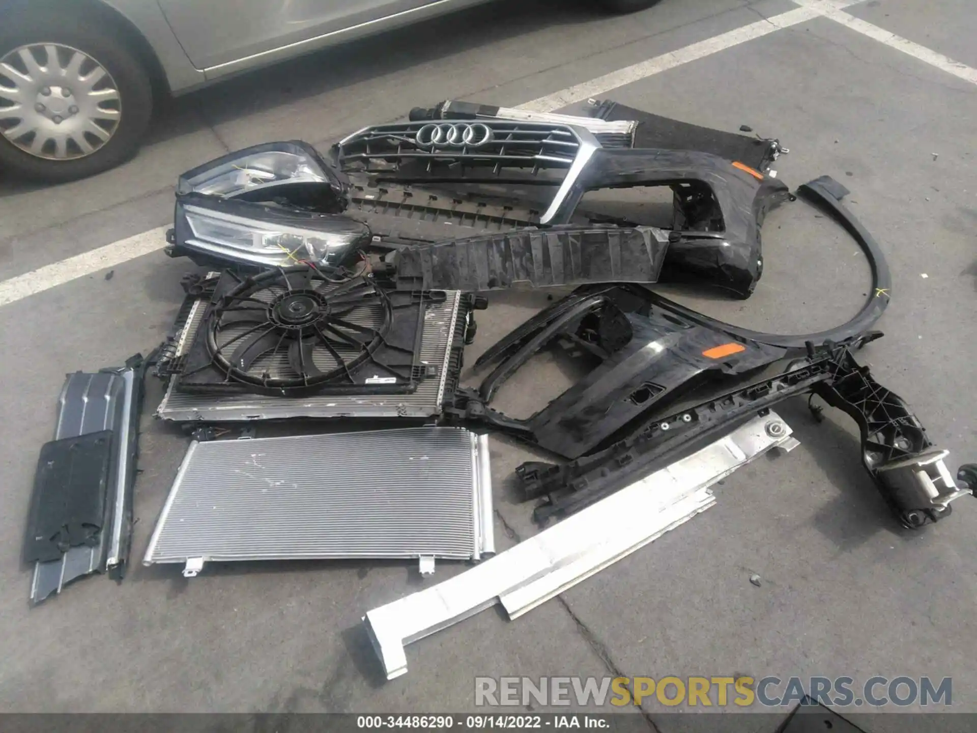 12 Photograph of a damaged car WA1ANAFY8K2091884 AUDI Q5 2019