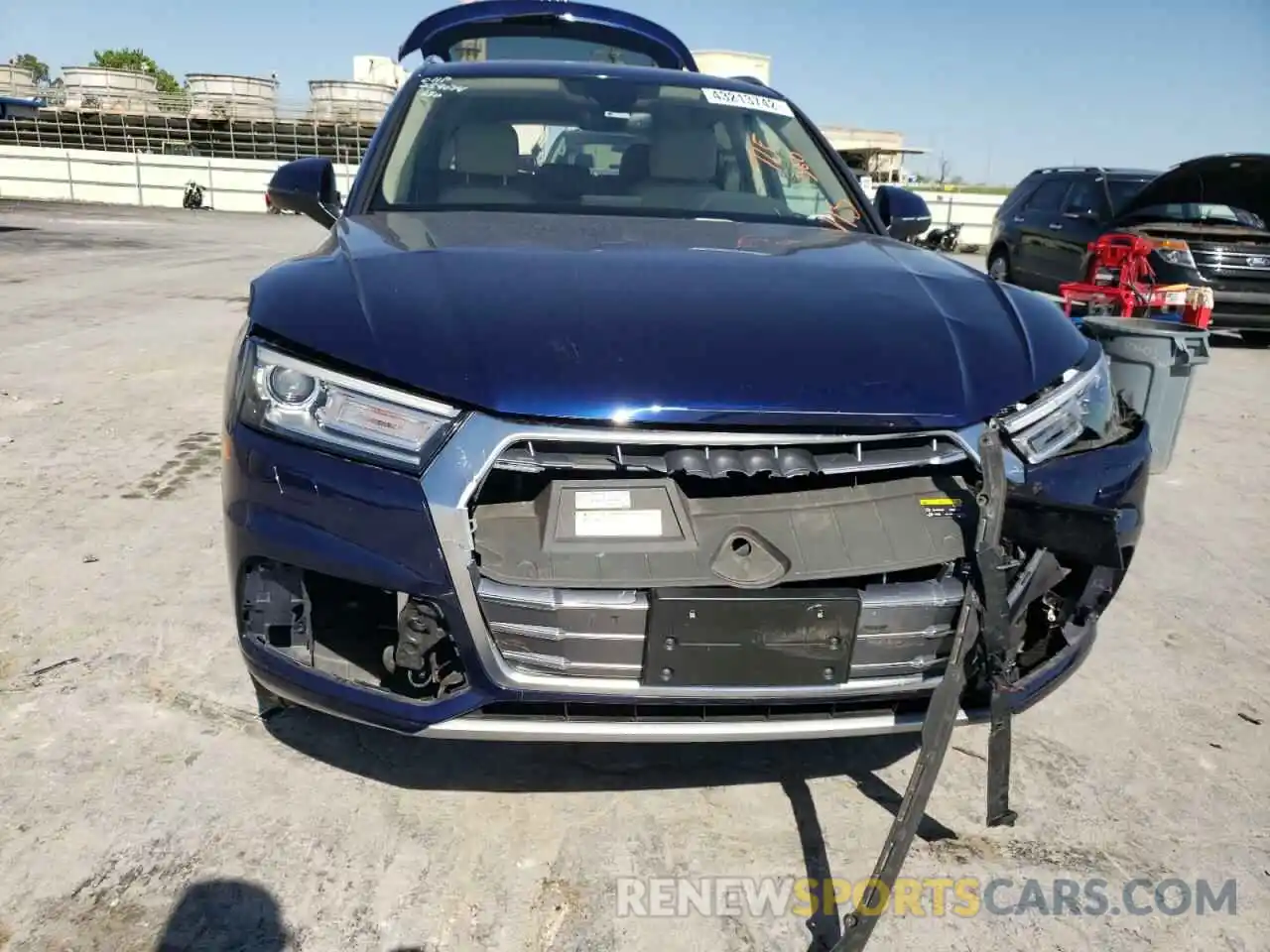 9 Photograph of a damaged car WA1ANAFY8K2114323 AUDI Q5 2019