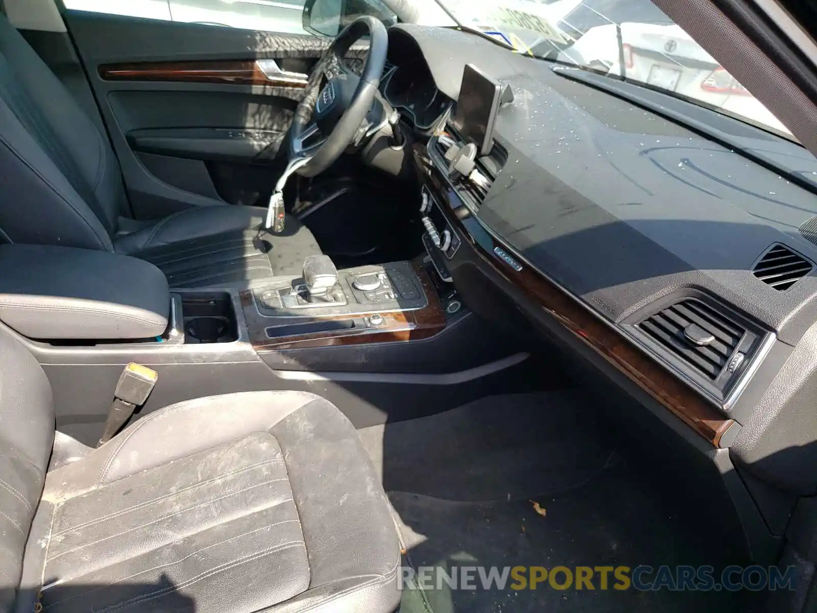 5 Photograph of a damaged car WA1ANAFY8K2122034 AUDI Q5 2019