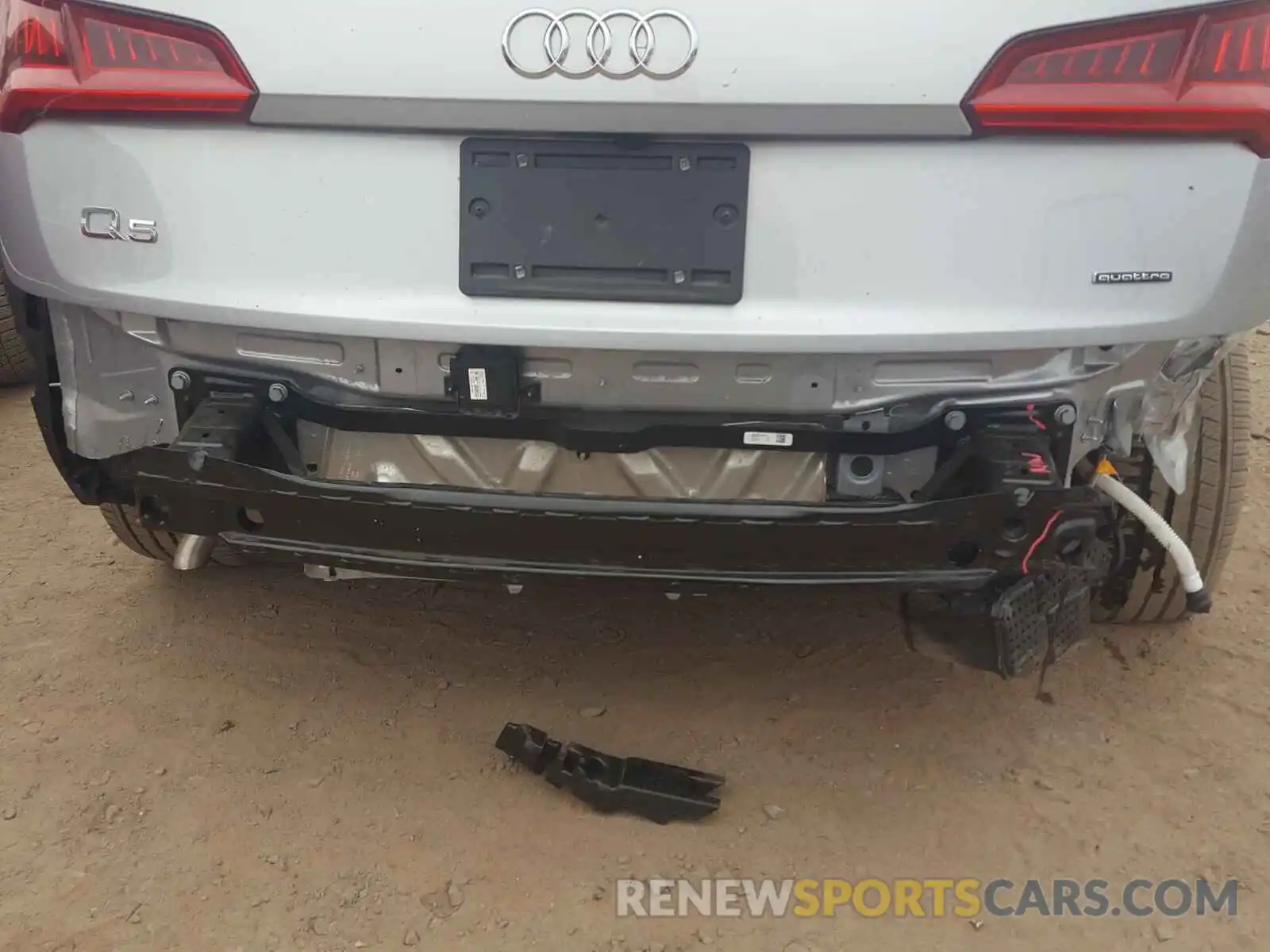 9 Photograph of a damaged car WA1ANAFY8K2132188 AUDI Q5 2019