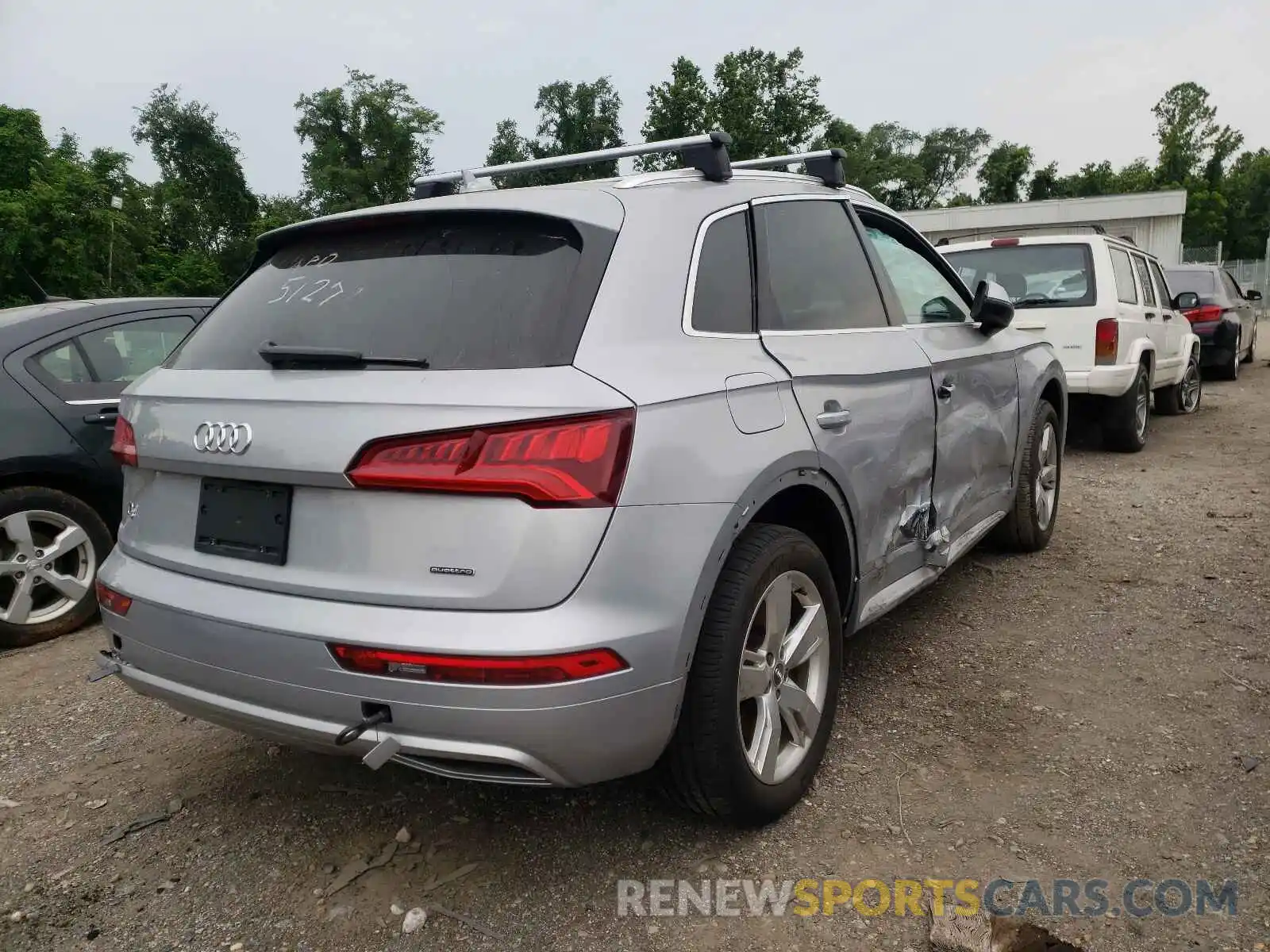 4 Фотография поврежденного автомобиля WA1ANAFY8K2142736 AUDI Q5 2019