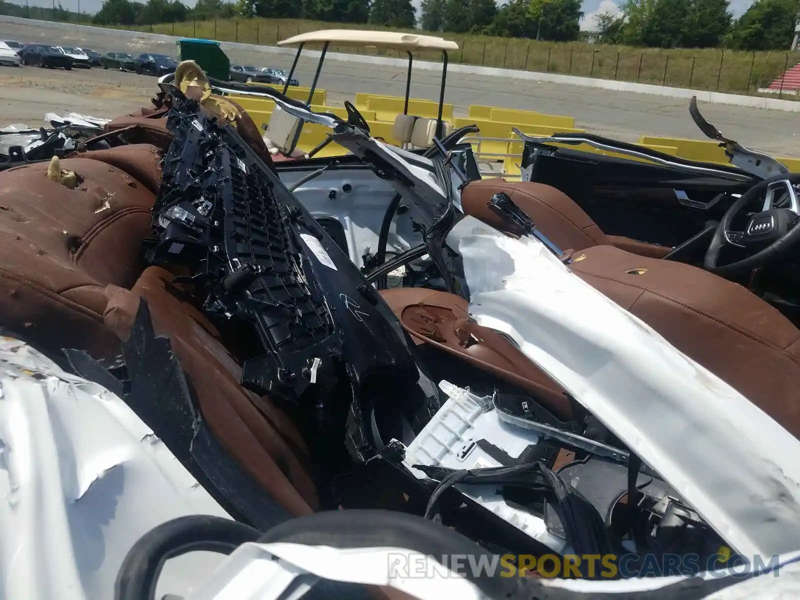 6 Photograph of a damaged car WA1ANAFY9K2047733 AUDI Q5 2019