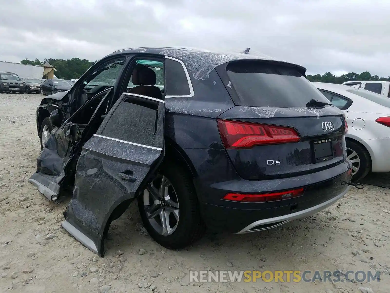 3 Photograph of a damaged car WA1ANAFY9K2054391 AUDI Q5 2019