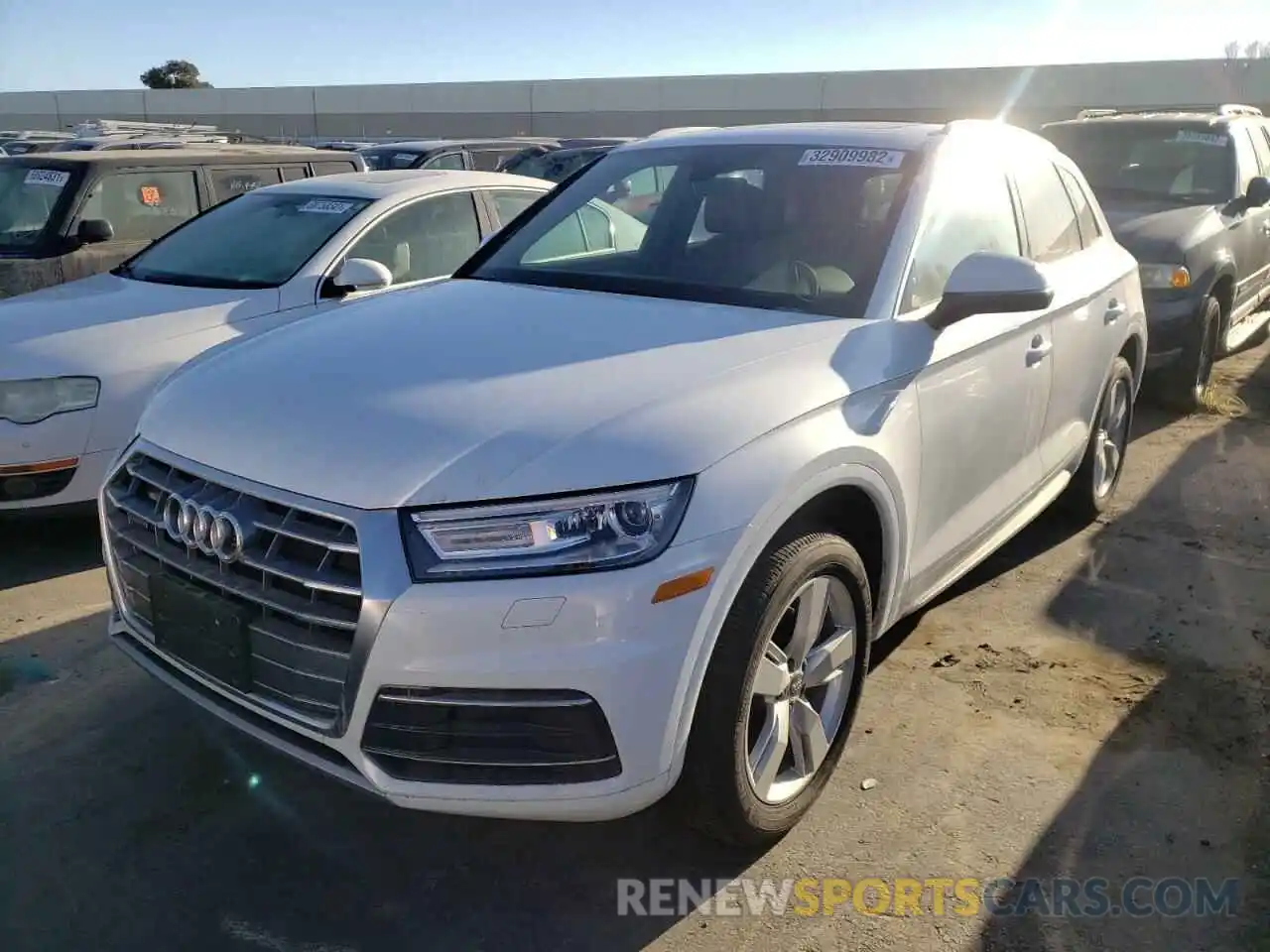 2 Photograph of a damaged car WA1ANAFY9K2060949 AUDI Q5 2019