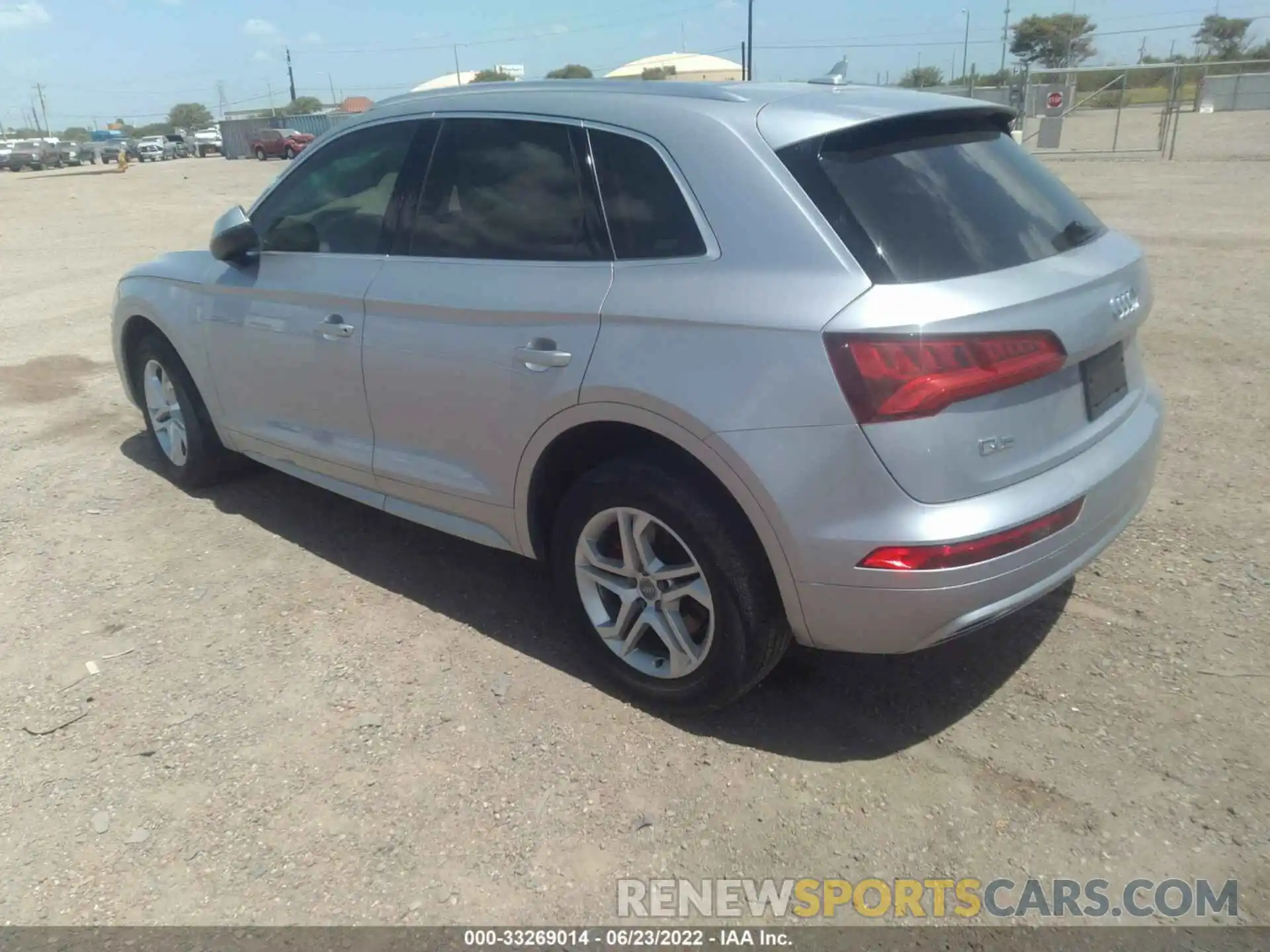 3 Фотография поврежденного автомобиля WA1ANAFY9K2071482 AUDI Q5 2019