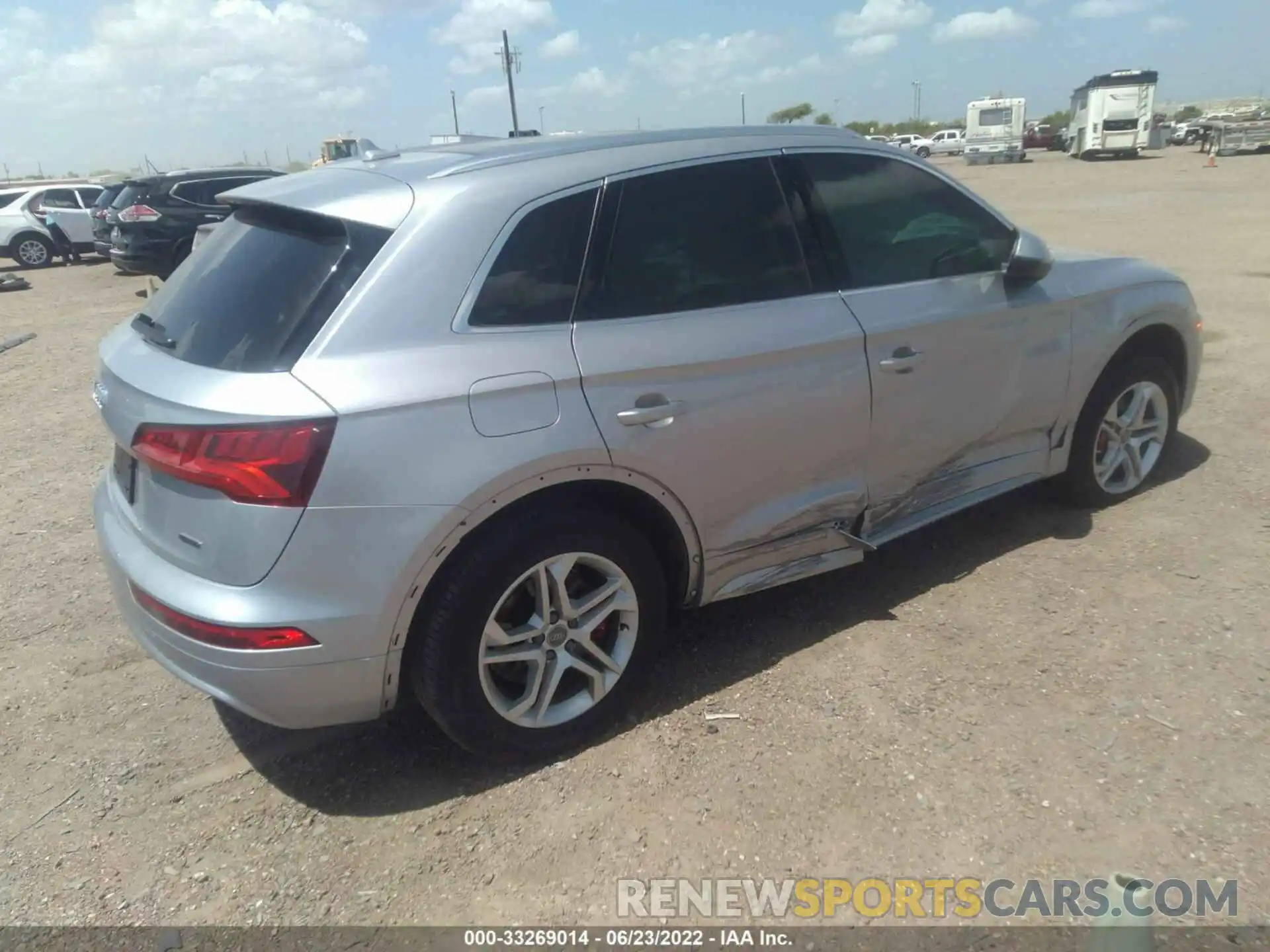 4 Фотография поврежденного автомобиля WA1ANAFY9K2071482 AUDI Q5 2019