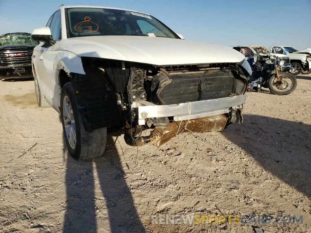 9 Photograph of a damaged car WA1ANAFY9K2071630 AUDI Q5 2019