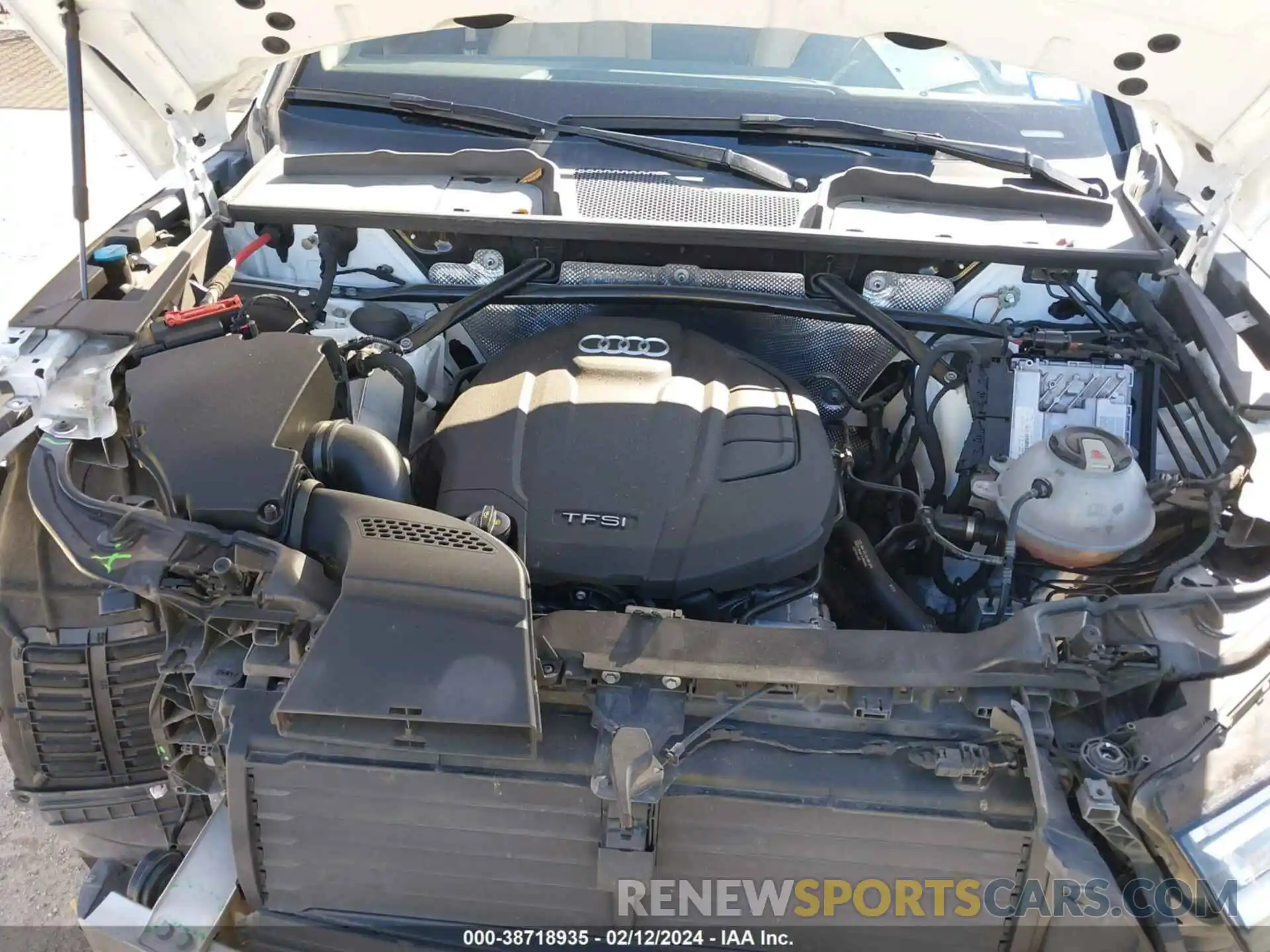 10 Photograph of a damaged car WA1ANAFY9K2096687 AUDI Q5 2019