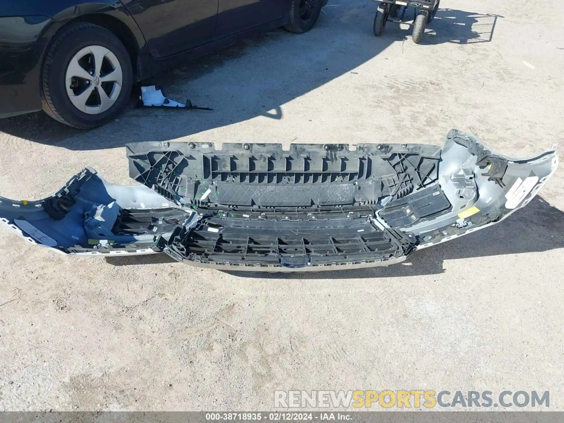 12 Photograph of a damaged car WA1ANAFY9K2096687 AUDI Q5 2019