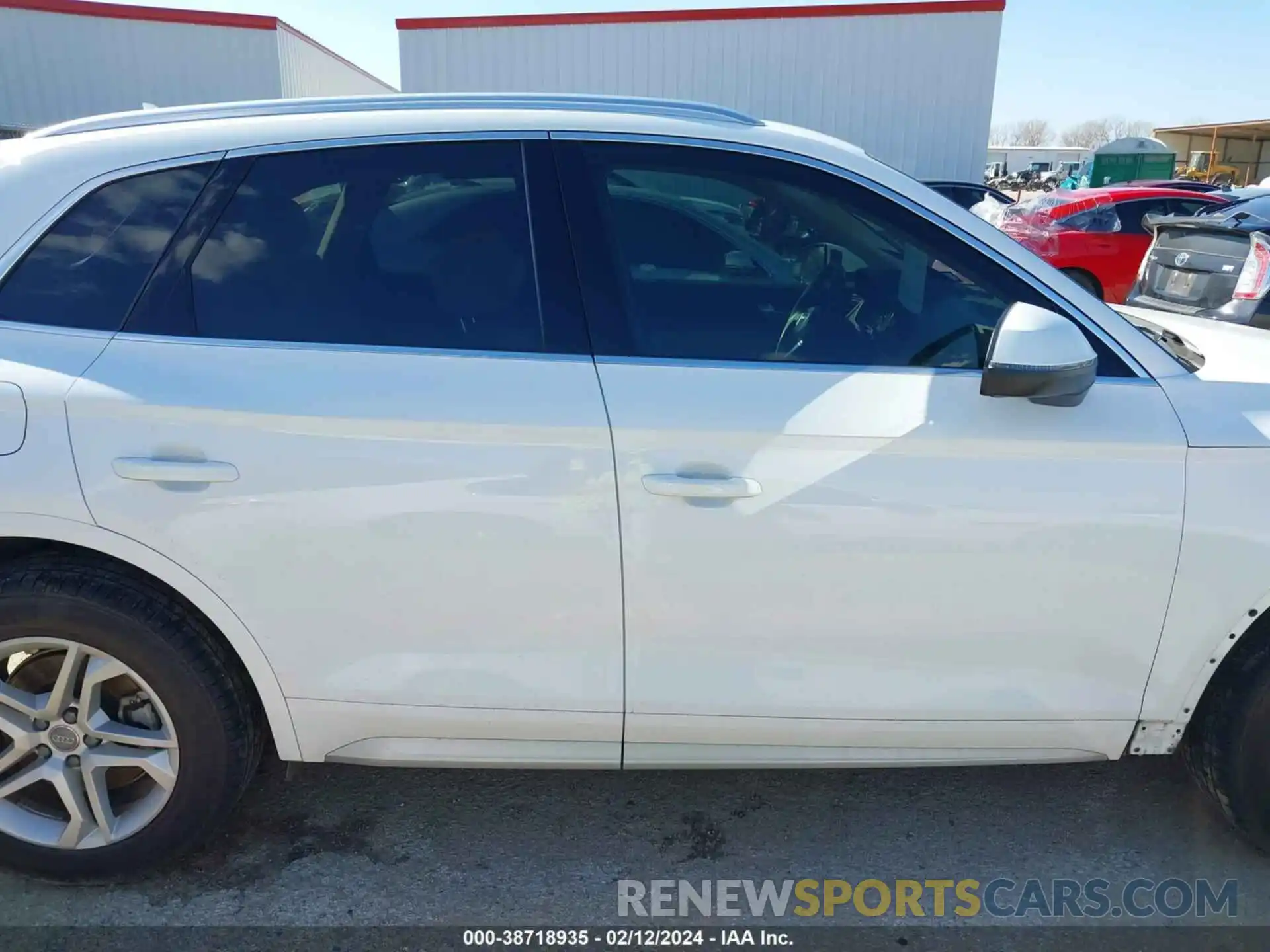 14 Photograph of a damaged car WA1ANAFY9K2096687 AUDI Q5 2019