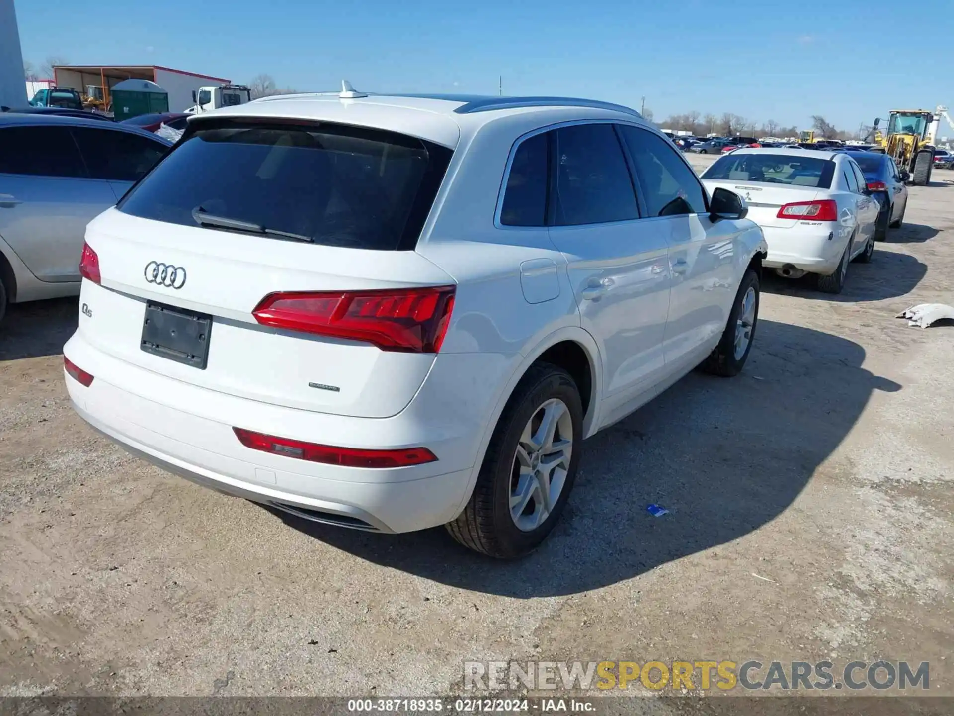 4 Photograph of a damaged car WA1ANAFY9K2096687 AUDI Q5 2019