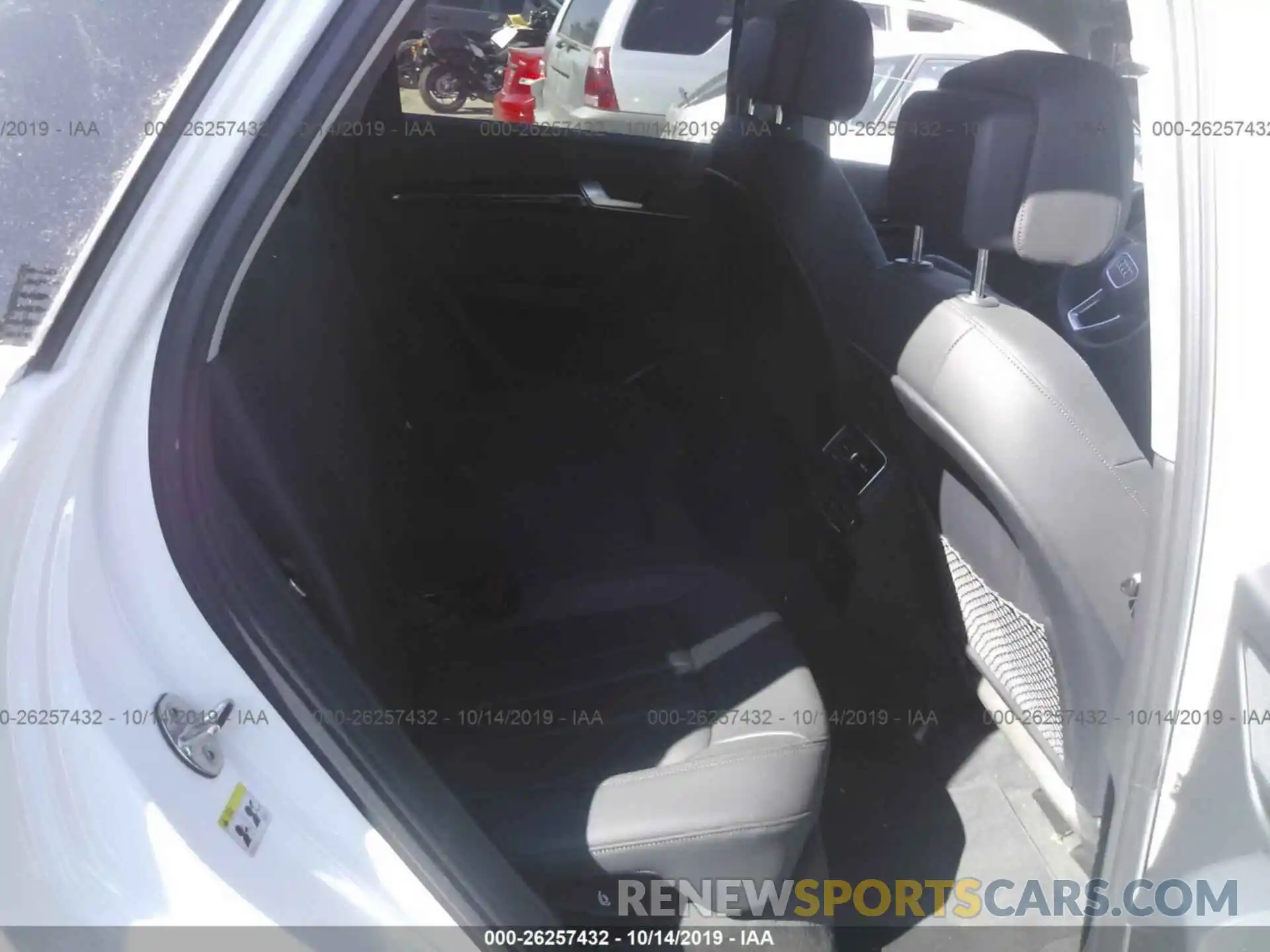 8 Photograph of a damaged car WA1ANAFY9K2111771 AUDI Q5 2019