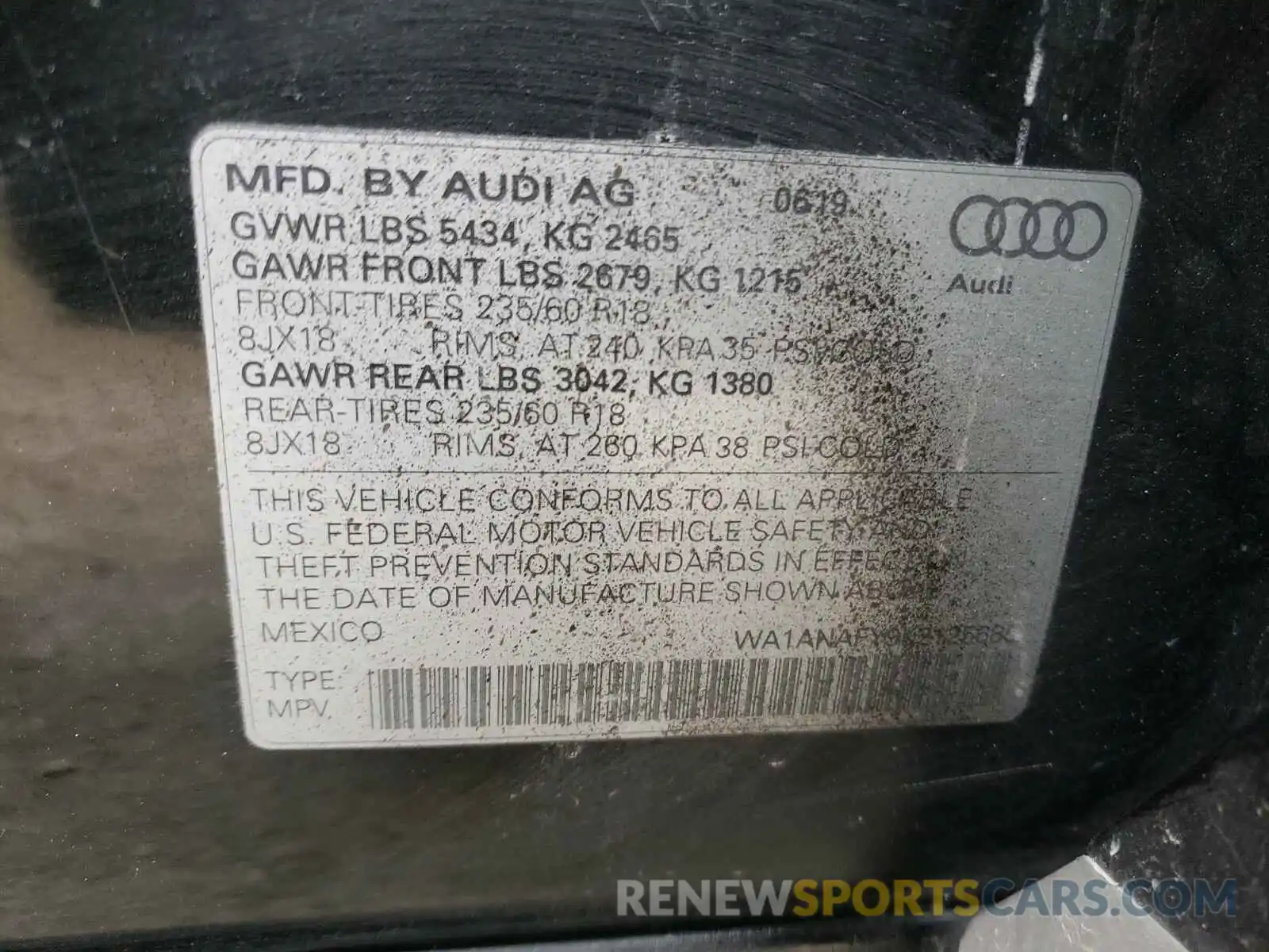 10 Photograph of a damaged car WA1ANAFY9K2125685 AUDI Q5 2019